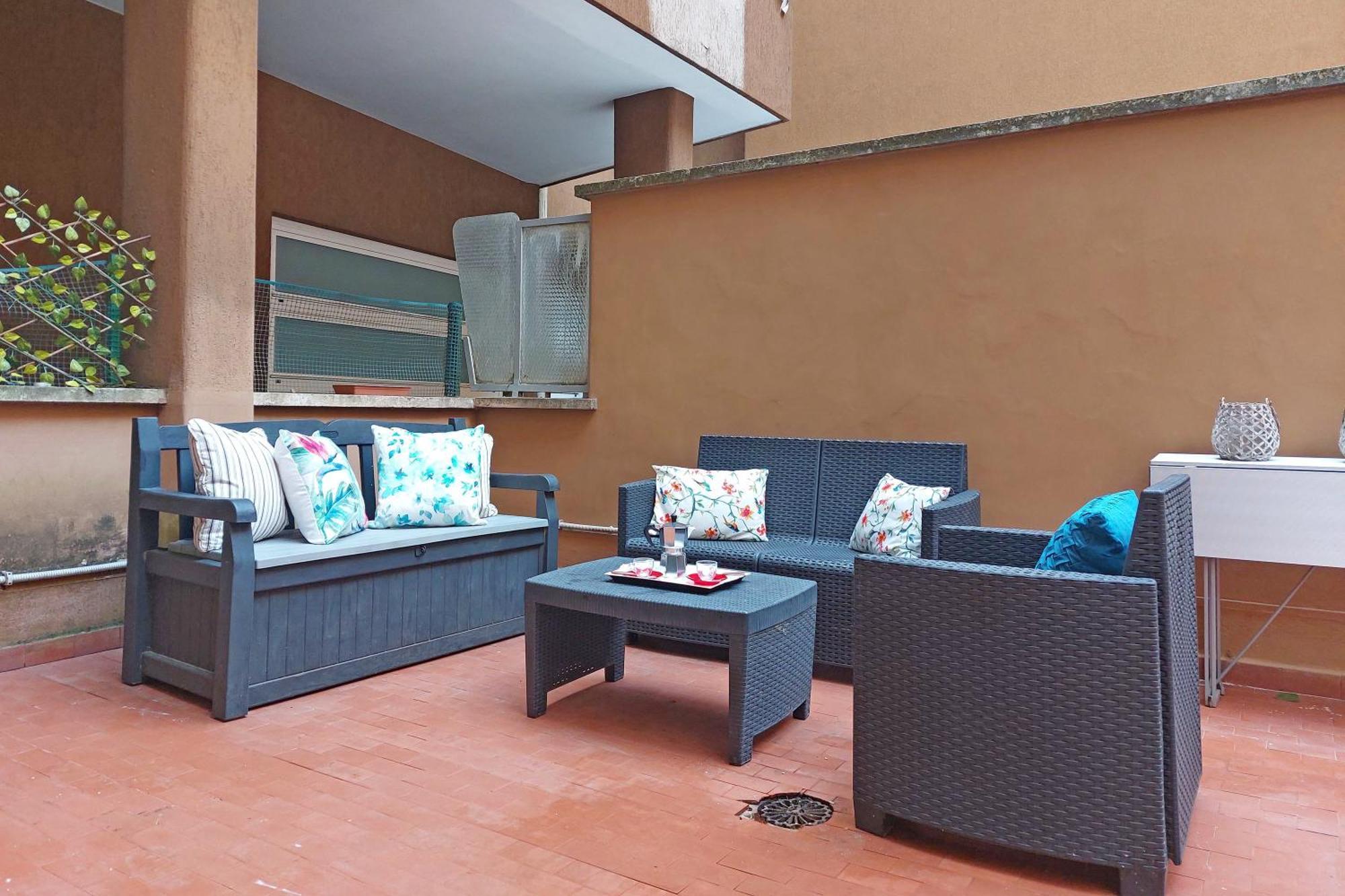 Apartment New With Terrace - 150m Metro A Rome