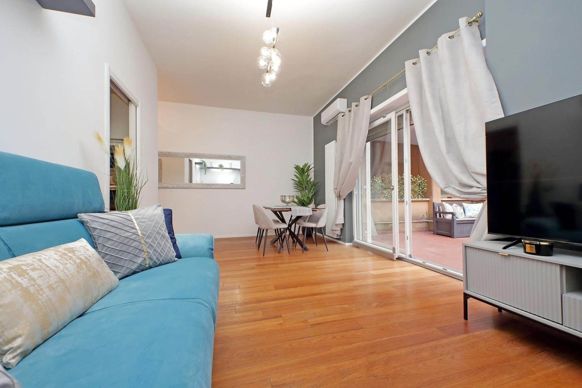 New With Terrace - 150m Metro A *