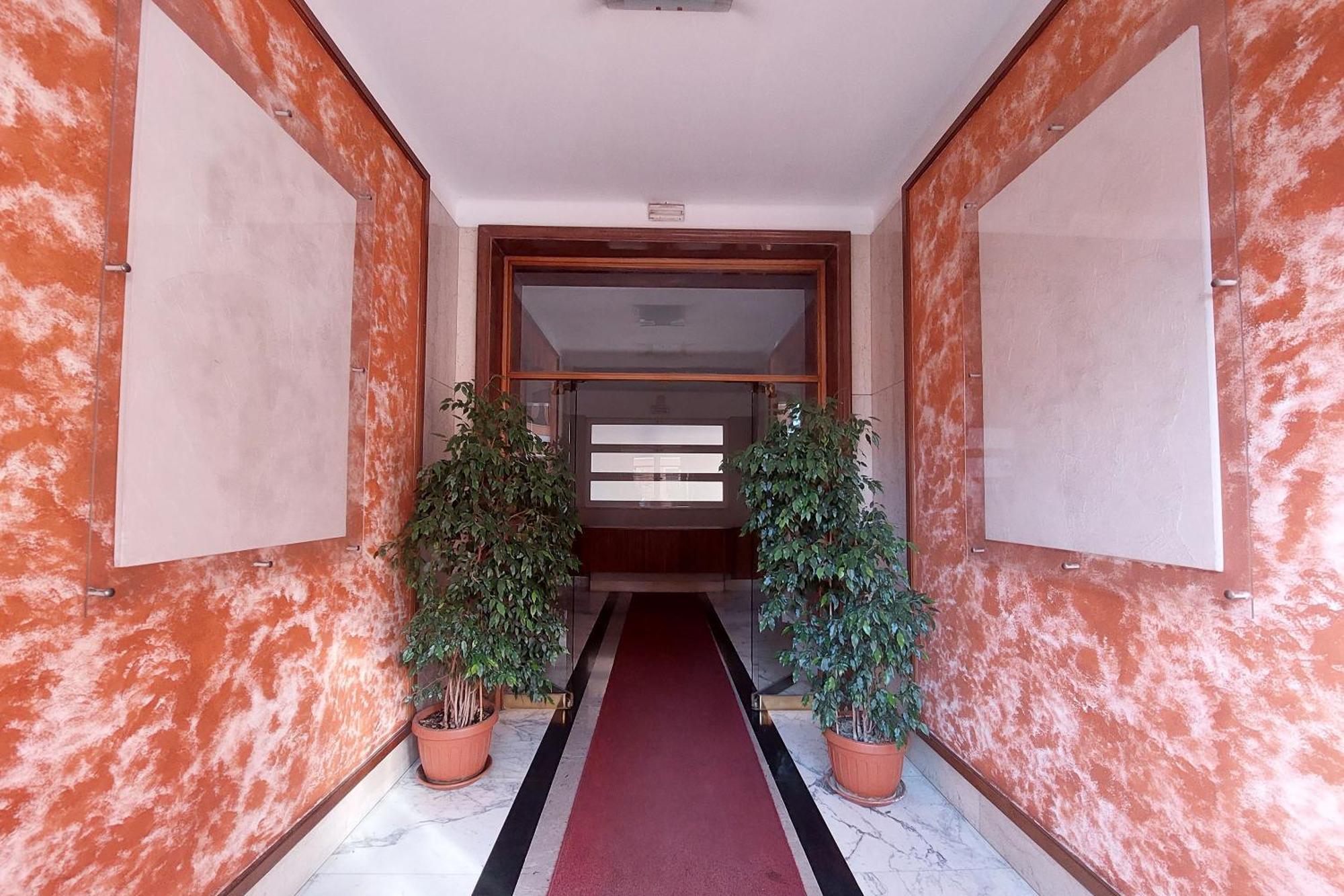 New With Terrace - 150m Metro A Rome