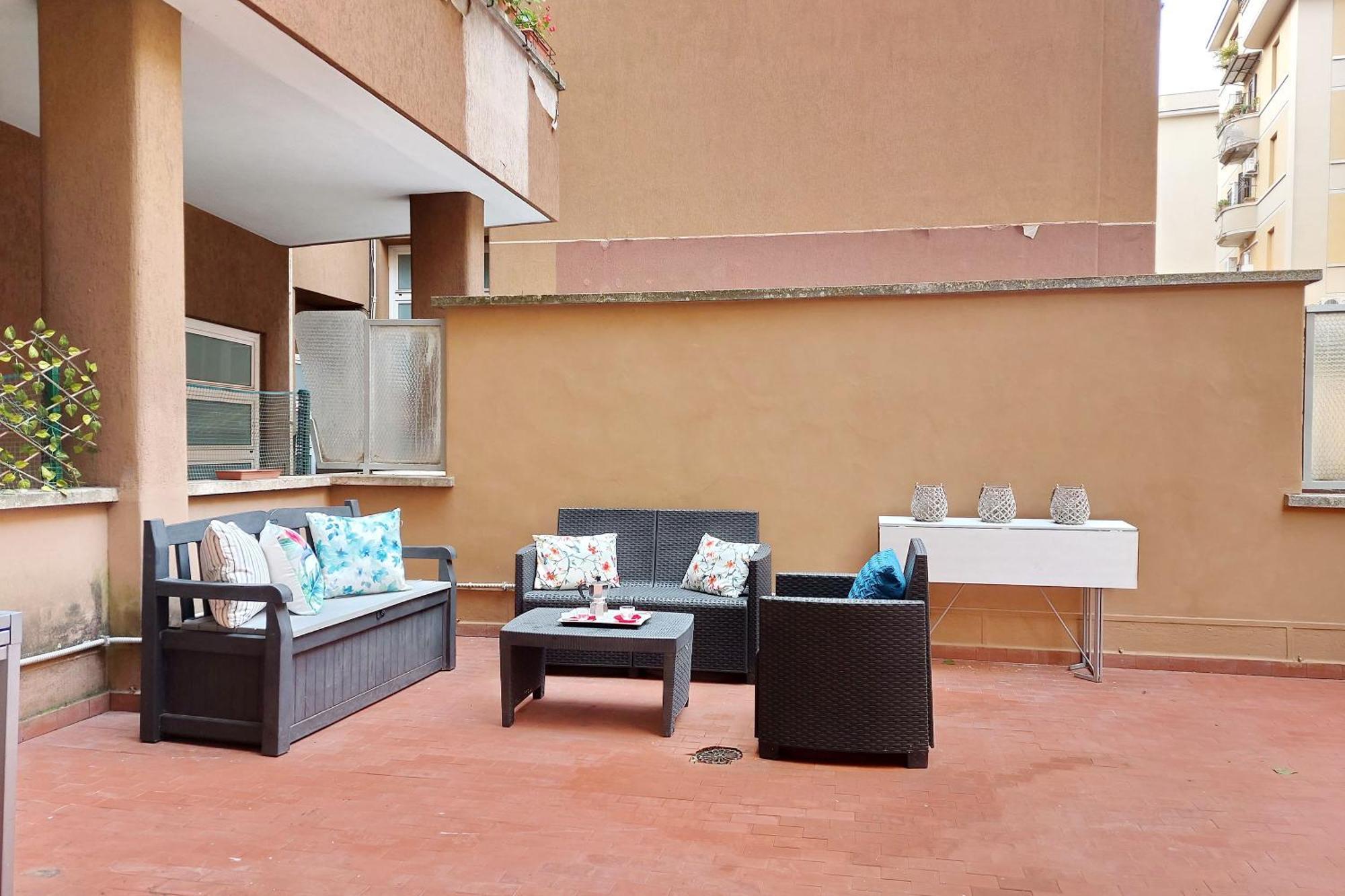 New With Terrace - 150m Metro A