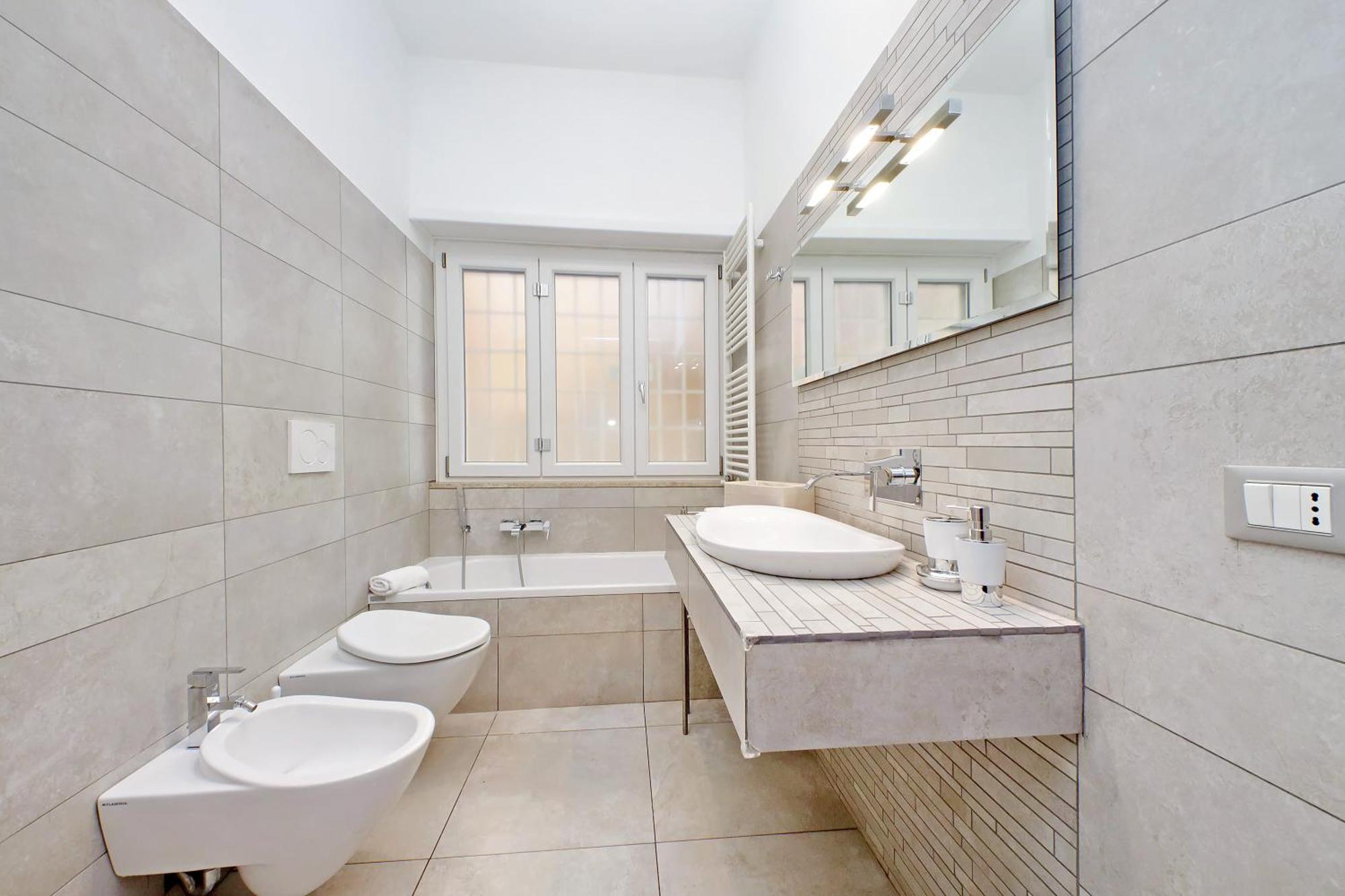 Apartment New With Terrace - 150m Metro A *