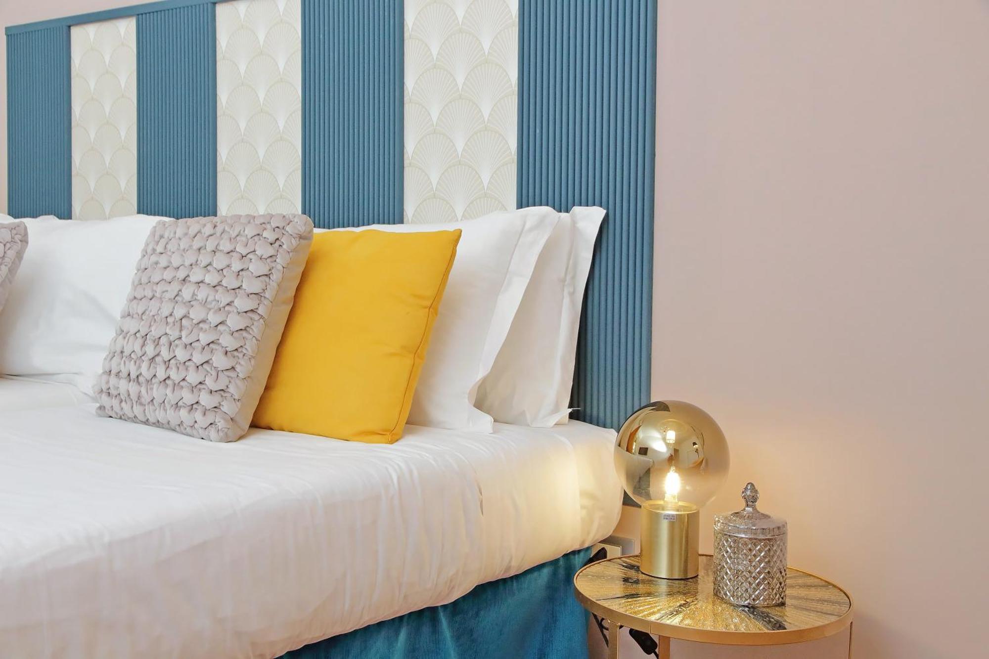 New With Terrace - 150m Metro A Apartment *