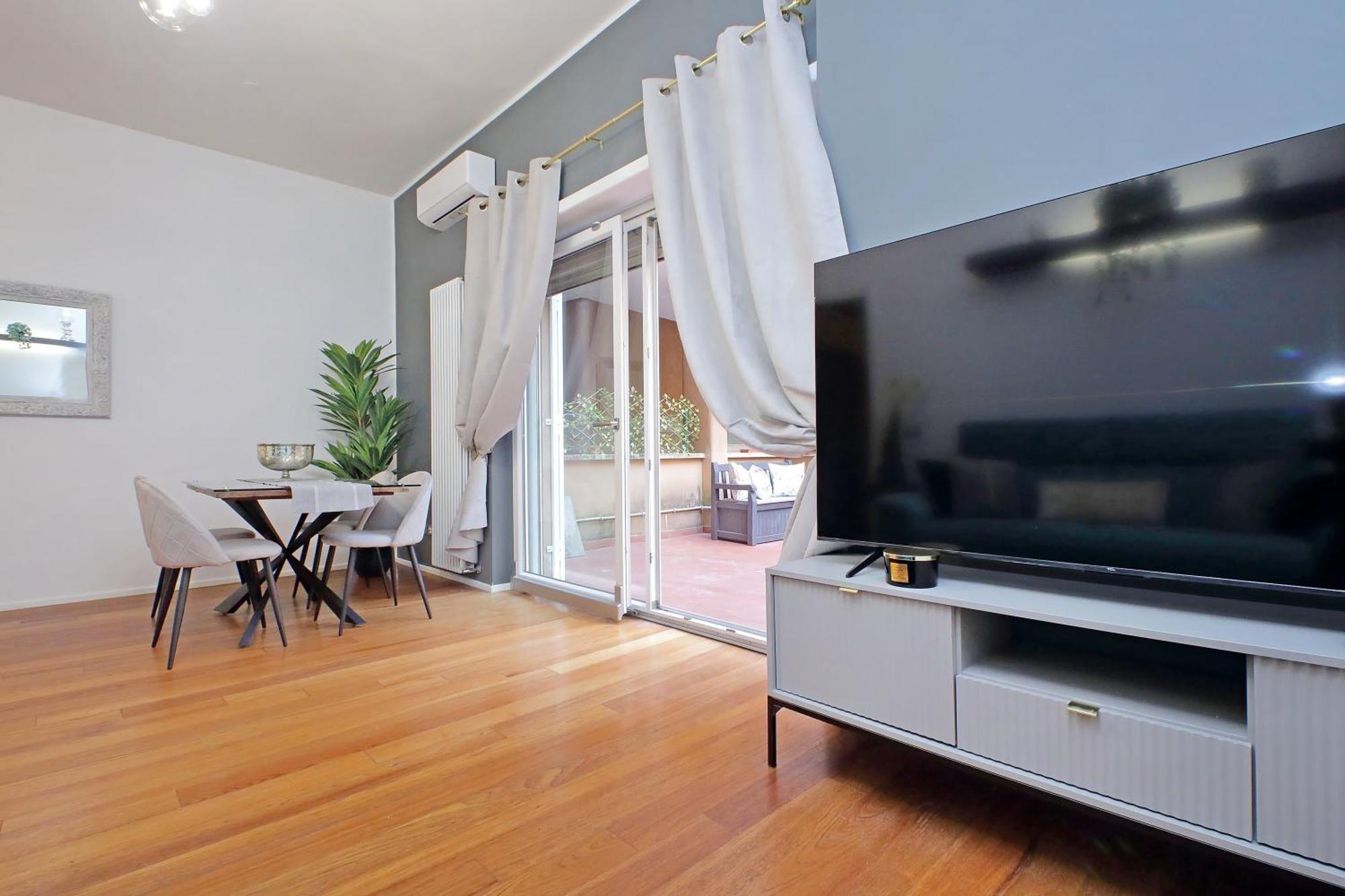 Apartment New With Terrace - 150m Metro A *