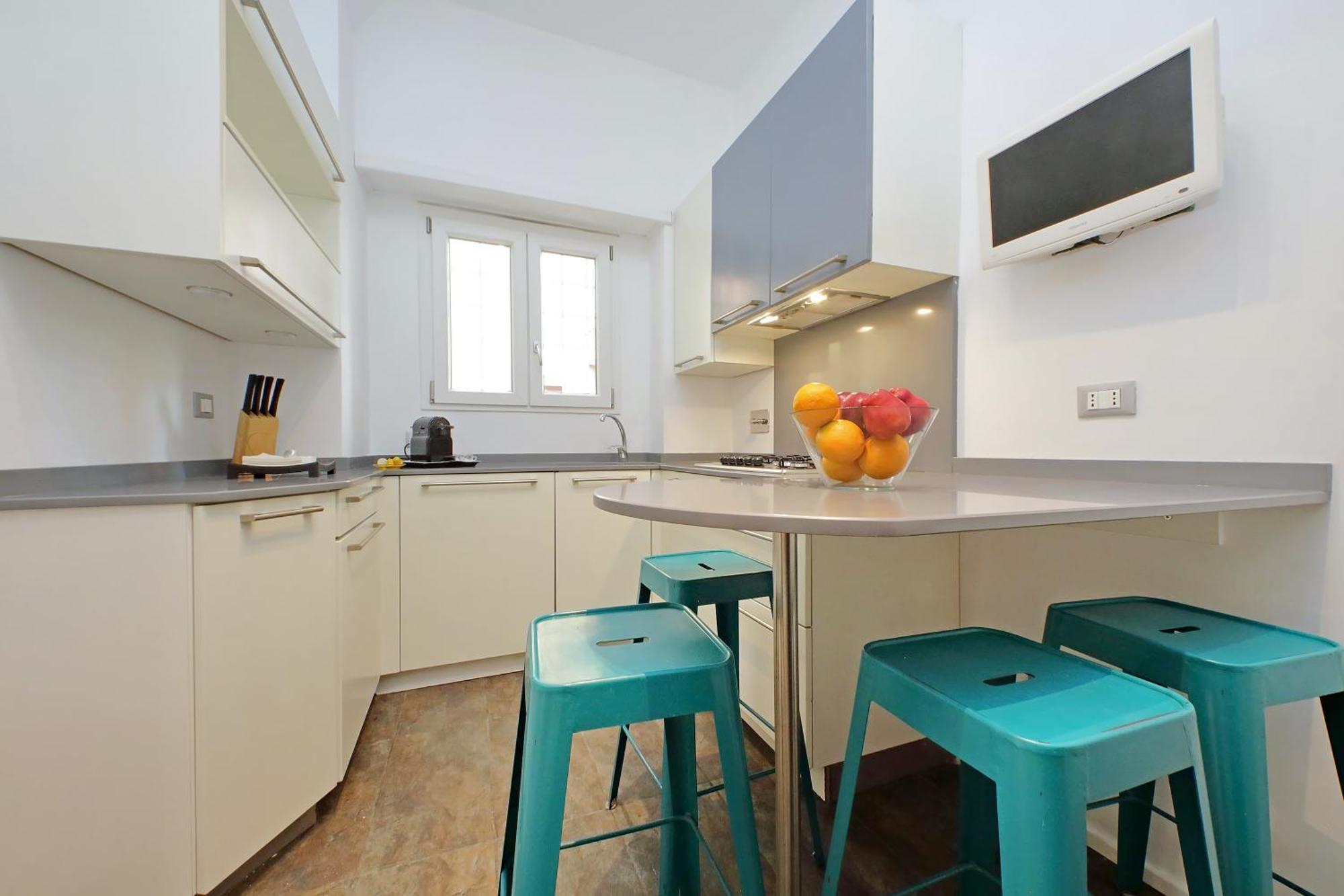 New With Terrace - 150m Metro A Rome