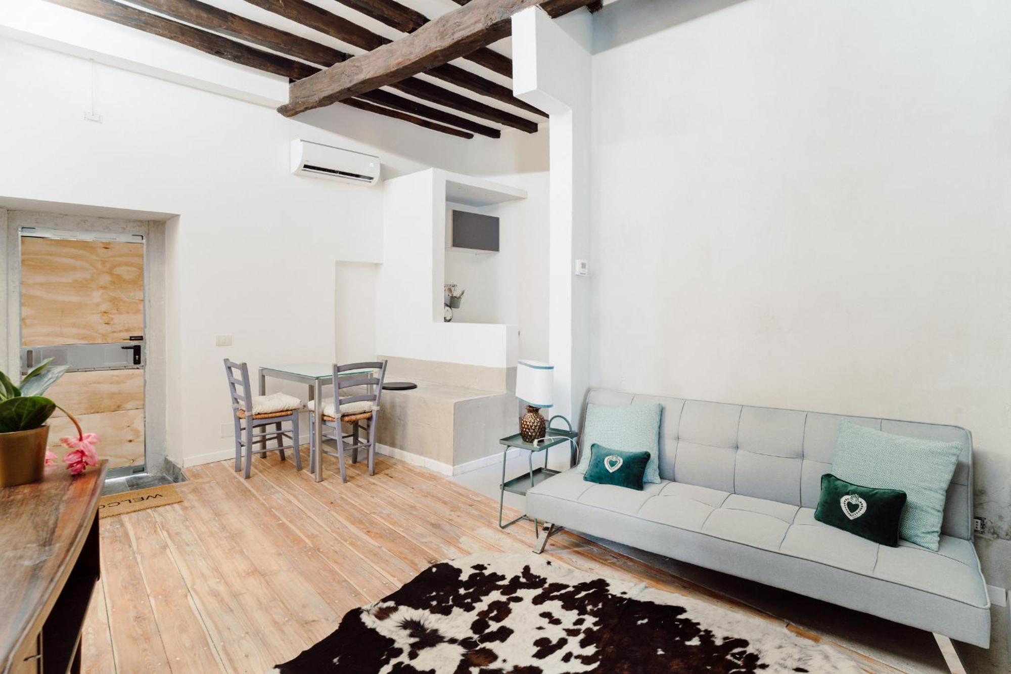 Monti Urban Loft Apartment *