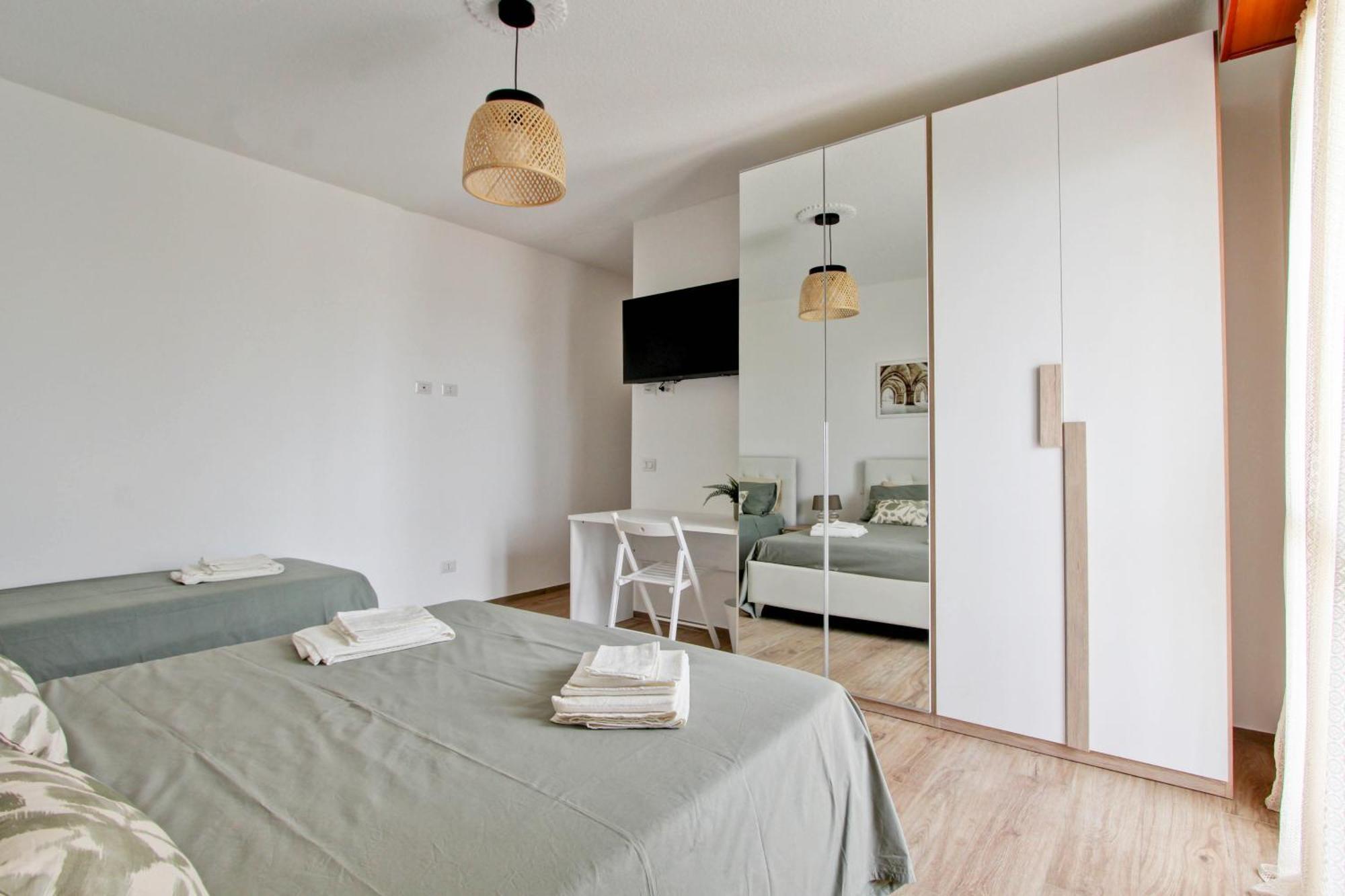 Apartment Eur Torrino Apartment, Vicino La Stazione Metro Tor Di Valle Rome