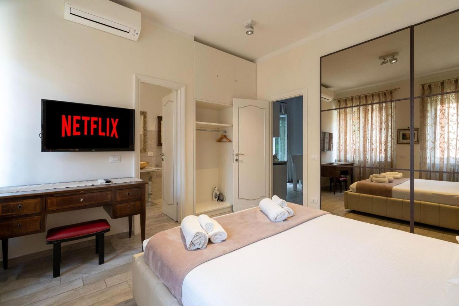 Vatican Historic Center -luxury Flat With Garden And Private Parking Rome
