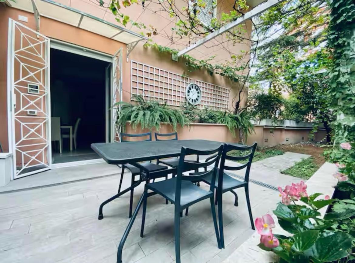 Vatican Historic Center -luxury Flat With Garden And Private Parking