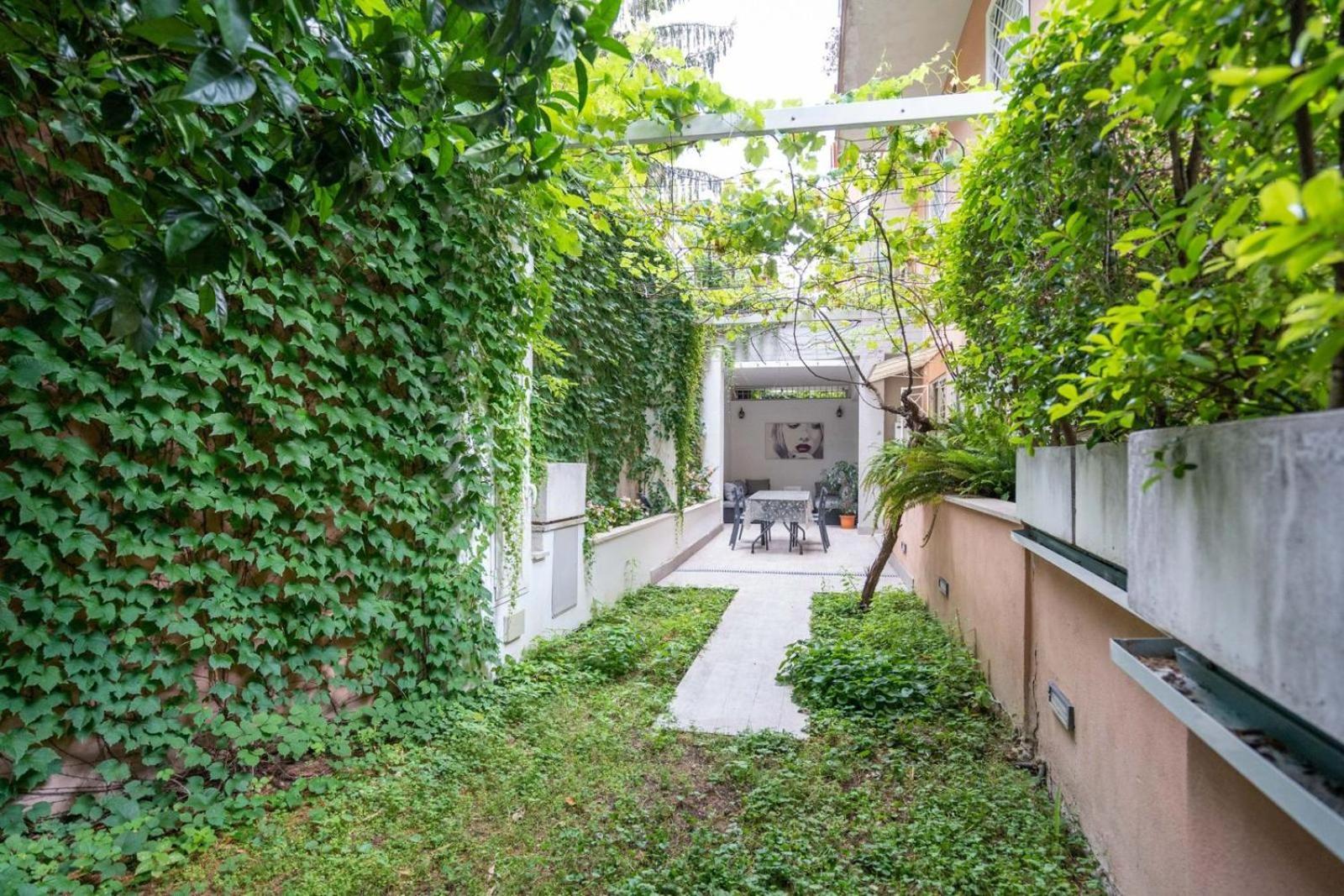Vatican Historic Center -luxury Flat With Garden And Private Parking Apartment *