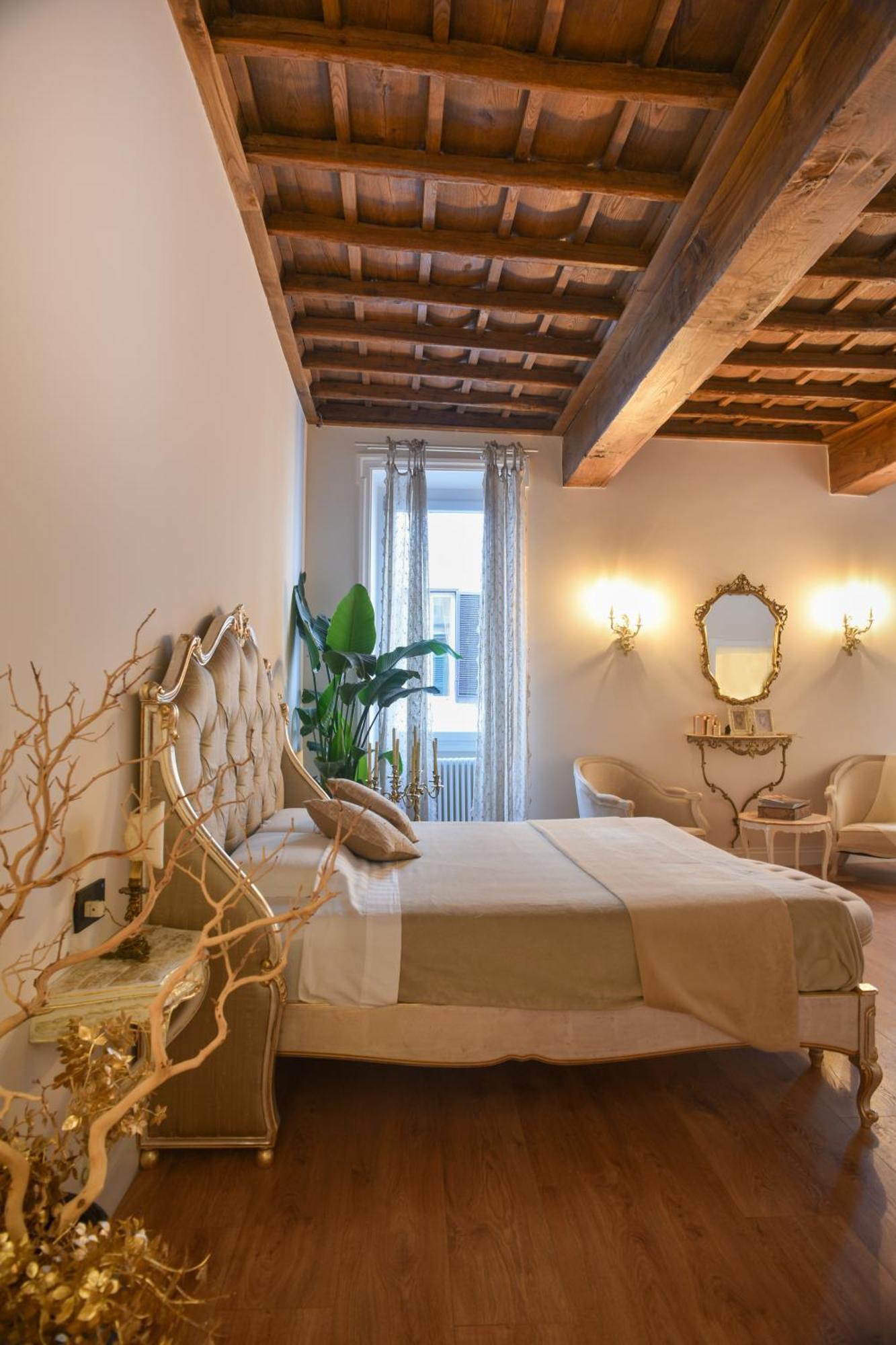 Apartment Trevi Fountain Elegant