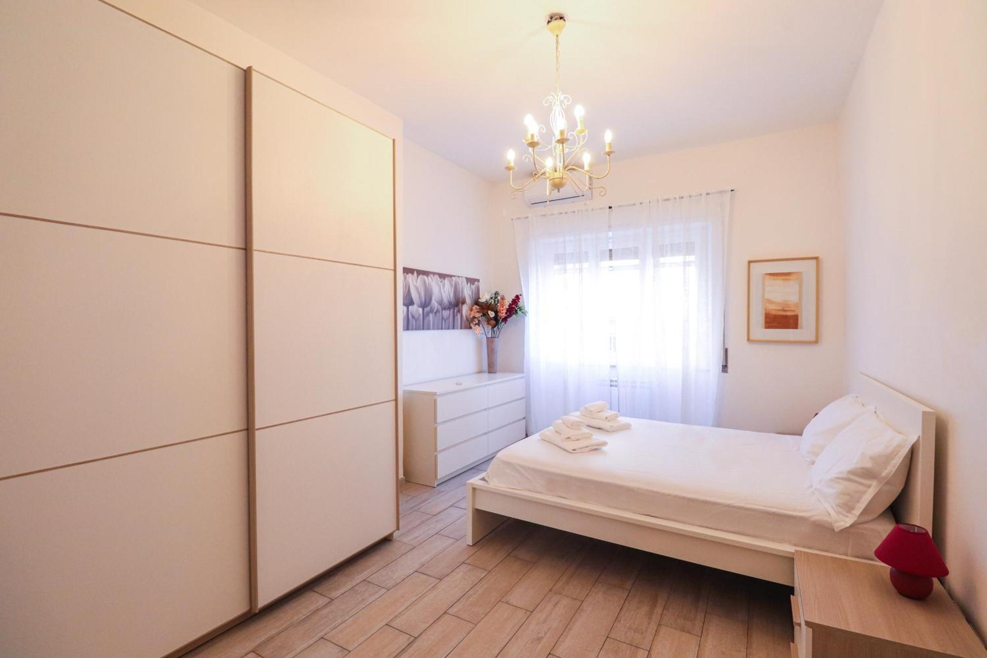 15min Center - Charme & Chic With Hot Tub Apartment