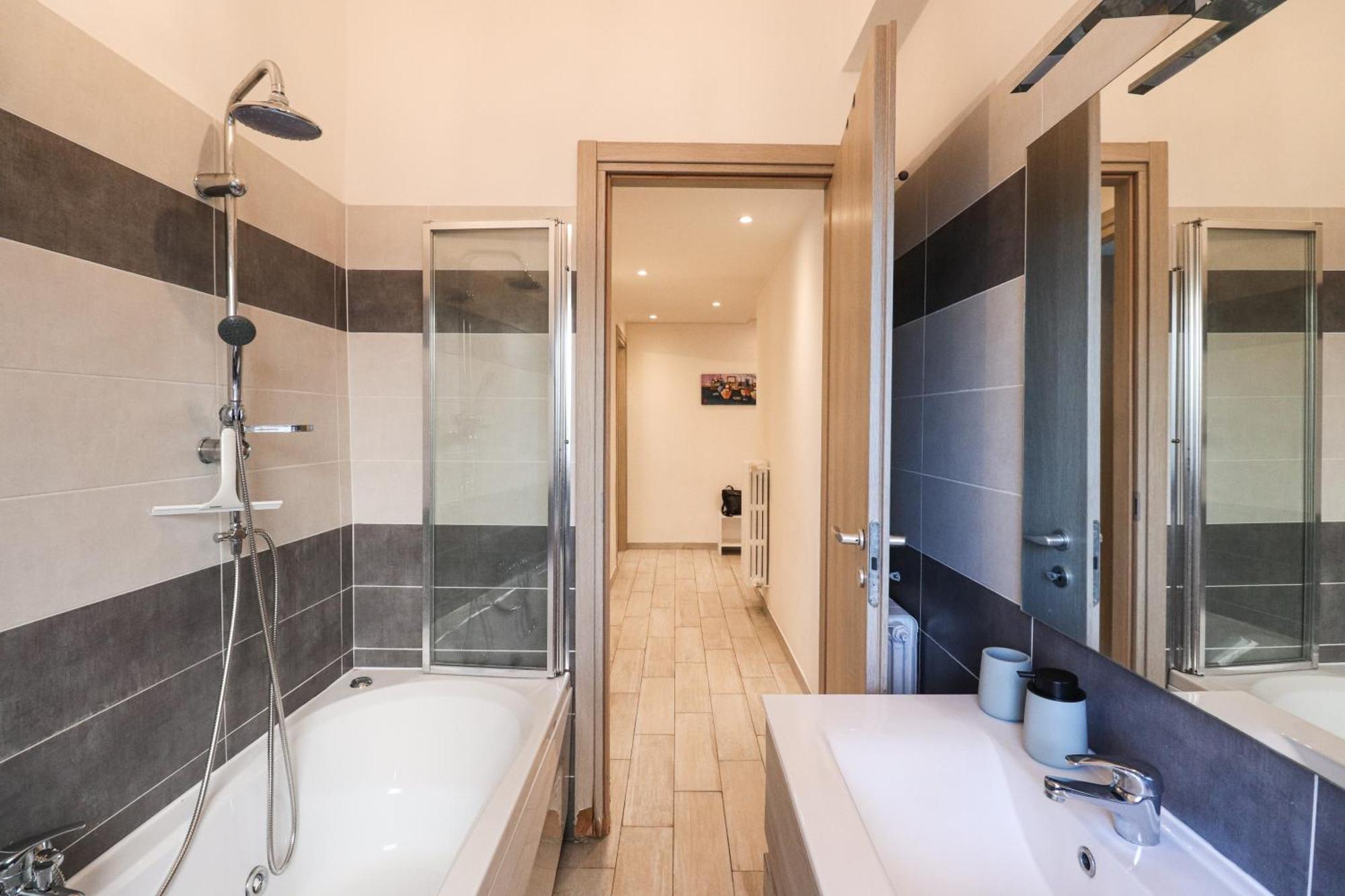 Apartment 15min Center - Charme & Chic With Hot Tub Rome