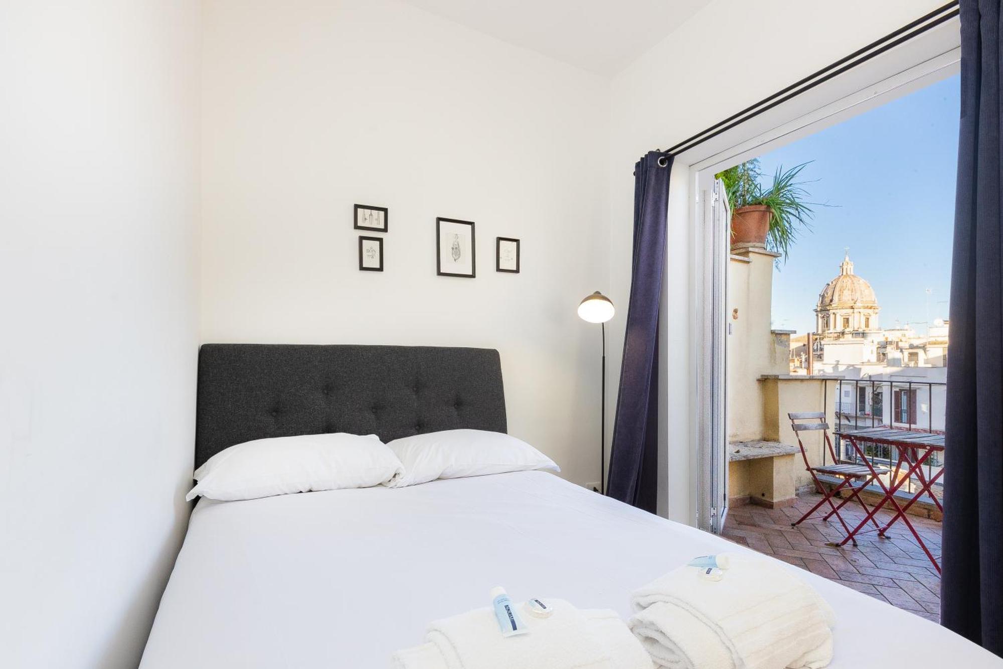 Campo De' Fiori Penthouse-rental In * Rome