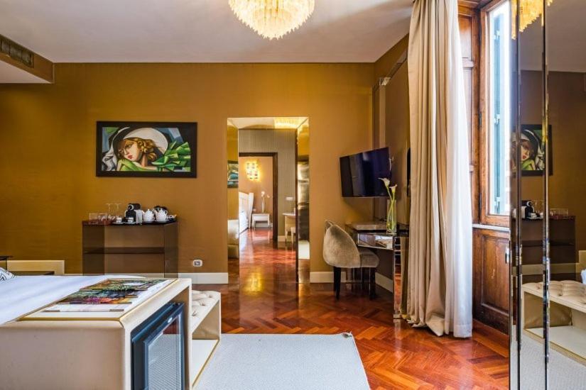 The At The Spanish Steps Luxury Collection - The Club Condotti 91 Rome