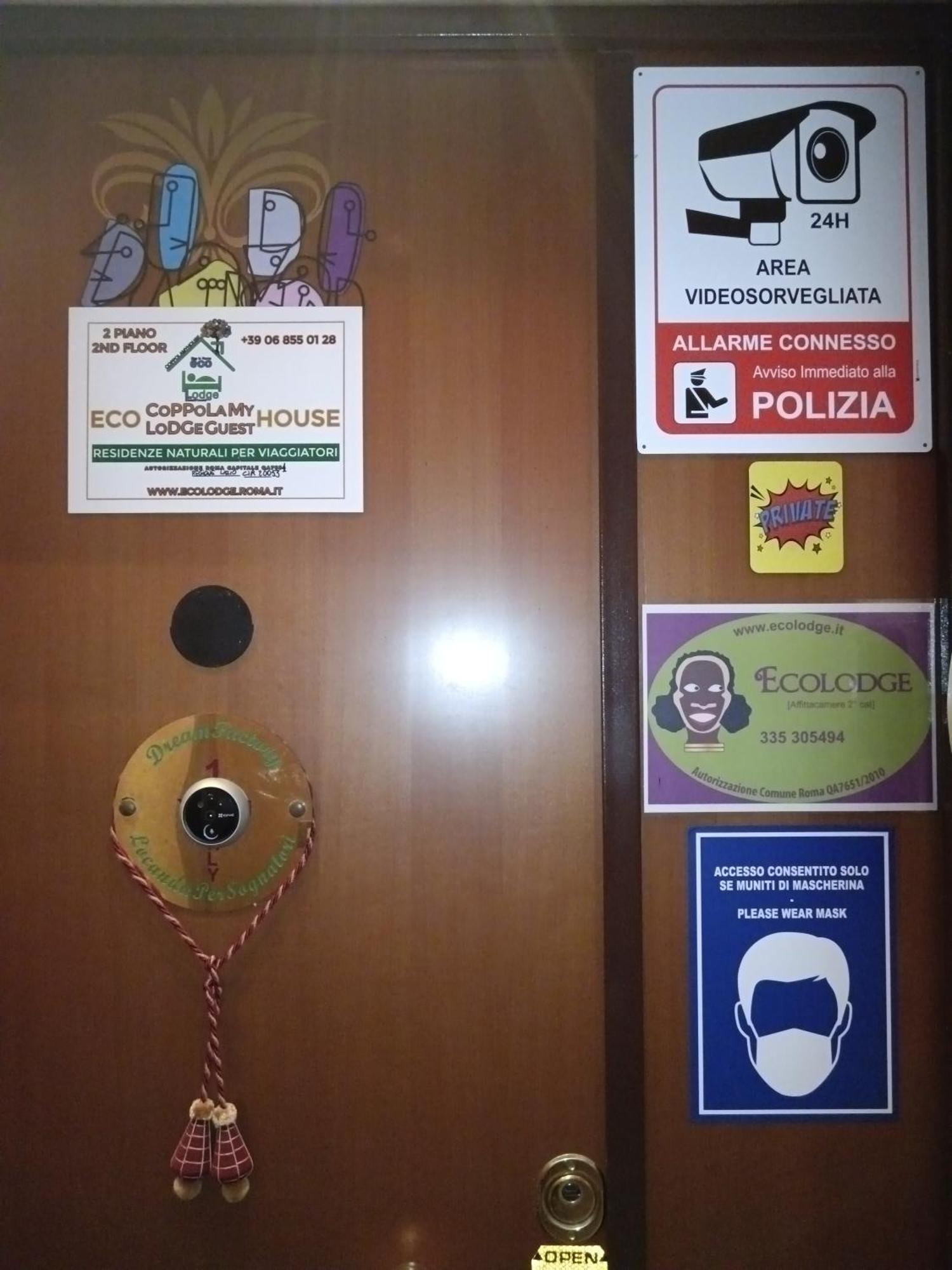 Ecohouse & Bioveg Cafe Guest house Rome