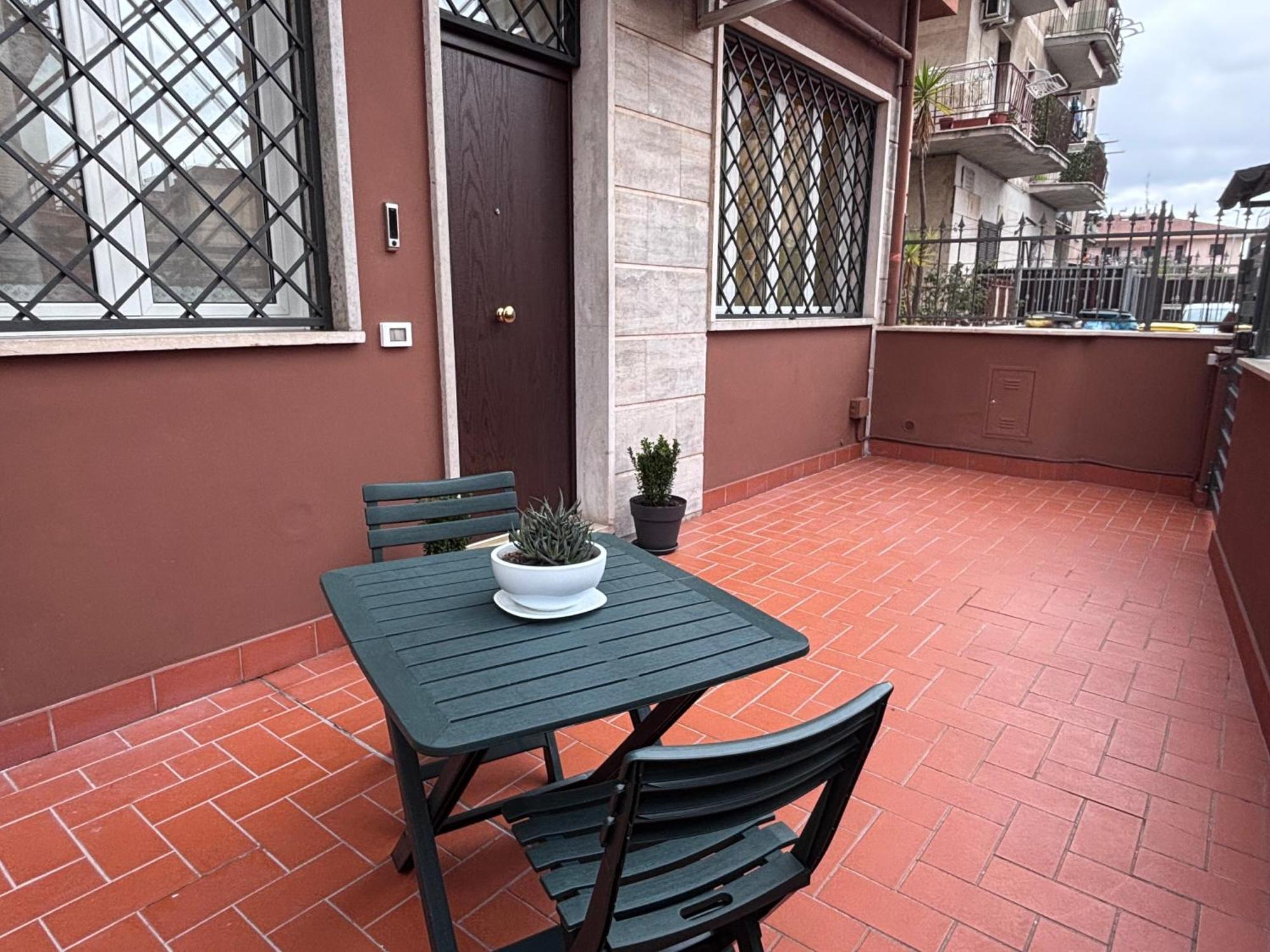 Jolie Tor Vergata -metro C- Holiday home