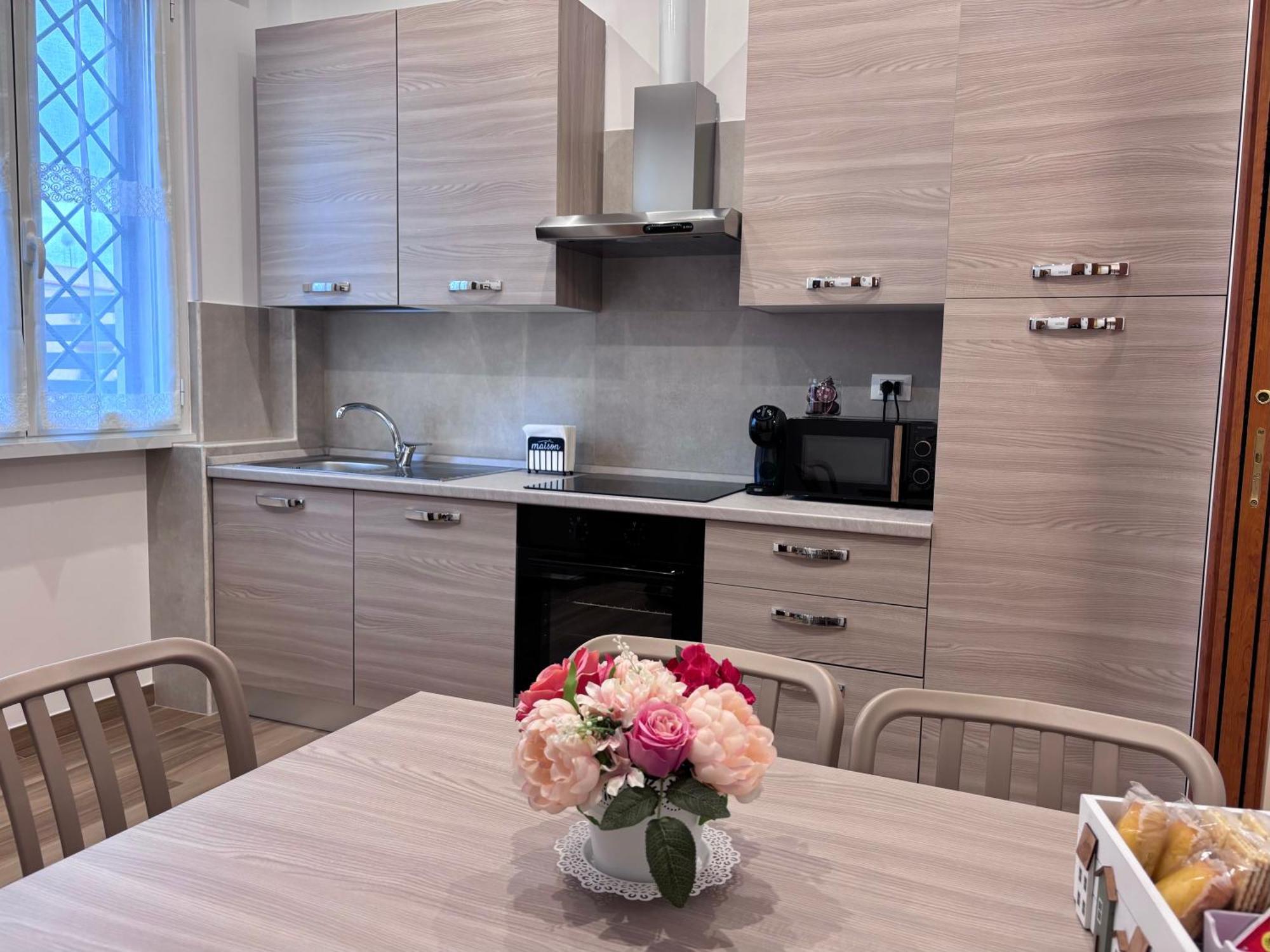 Jolie Tor Vergata -metro C- Holiday home *
