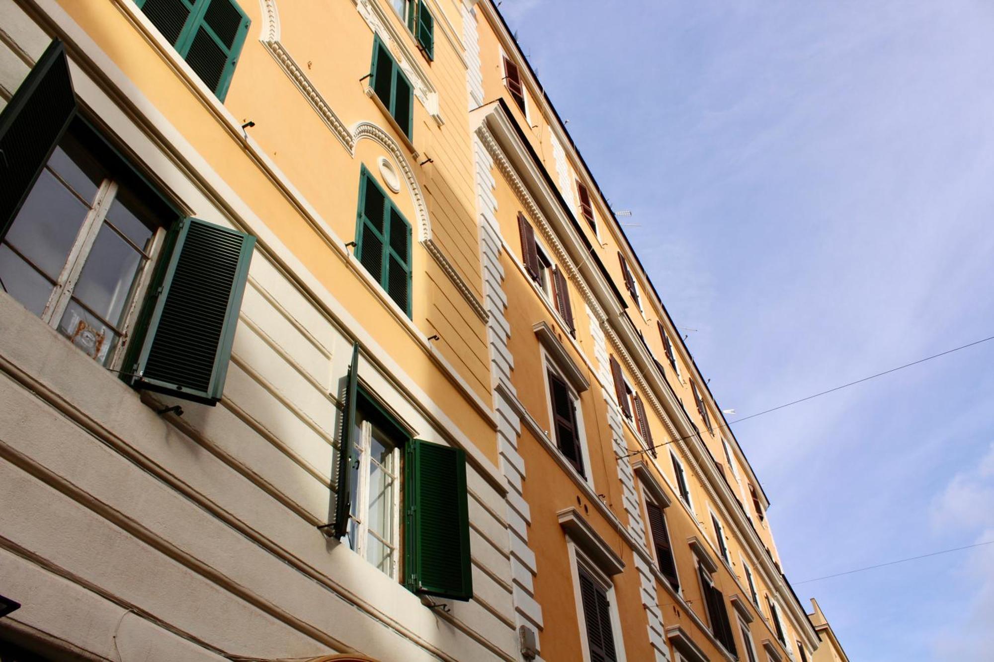 Hc - Miriam's Brand New In Vatican Apartment *