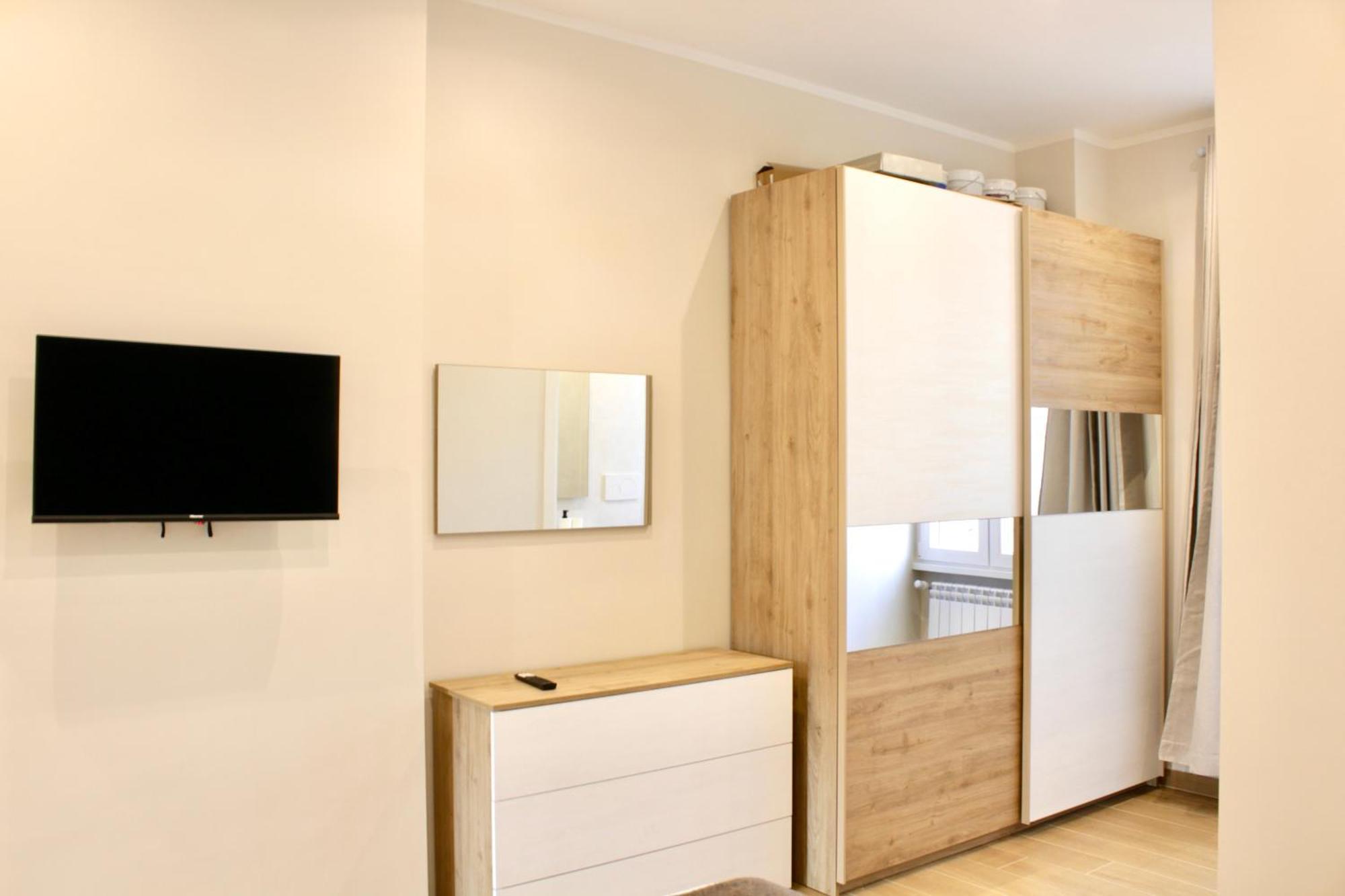 Hc - Miriam's Brand New In Vatican Apartment *