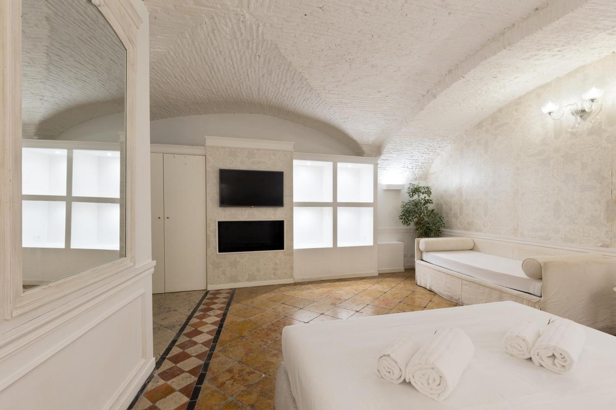 Guest house Cimarra 14-15 - *