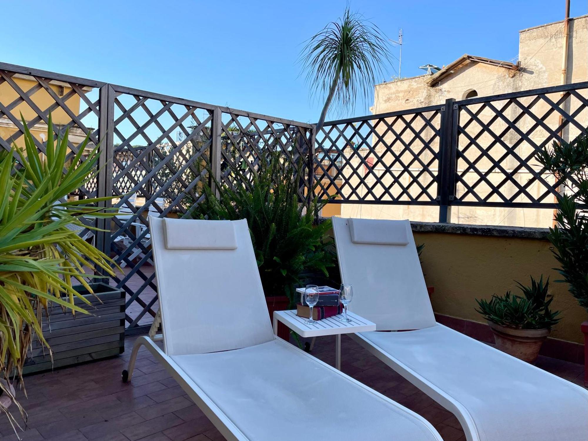Elegant, With Private Terrace Next To The Vatican Rome
