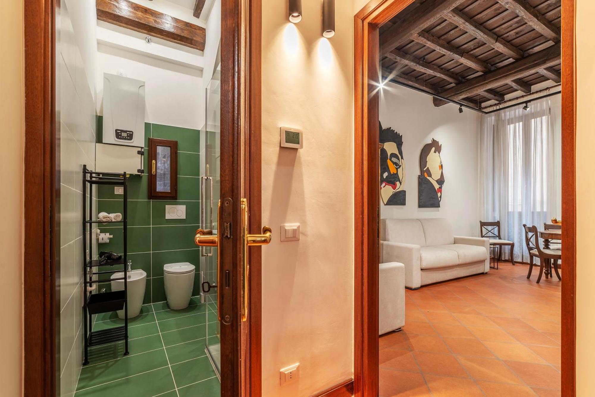 Brand New In The Heart Of Rome-for 5! Apartment *