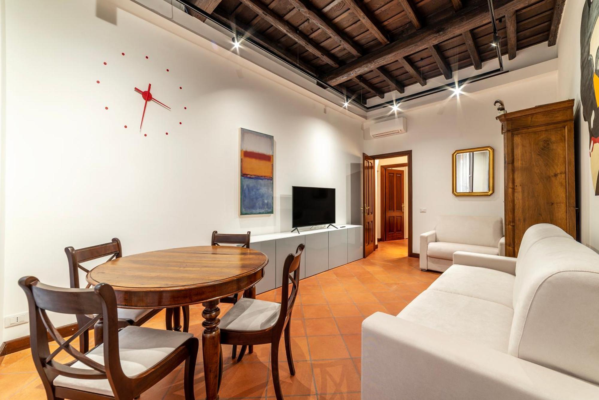 Brand New In The Heart Of Rome-for 5! * Rome