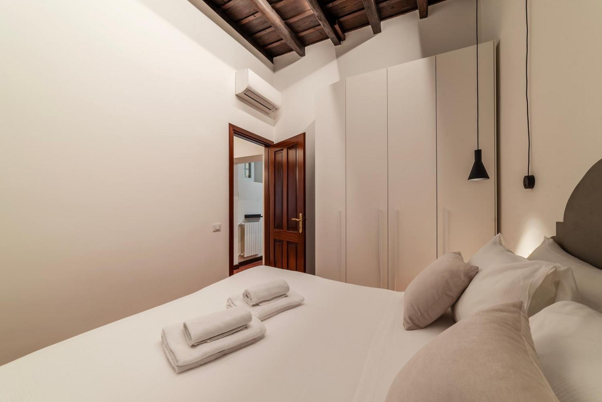Brand New In The Heart Of Rome-for 5! Rome