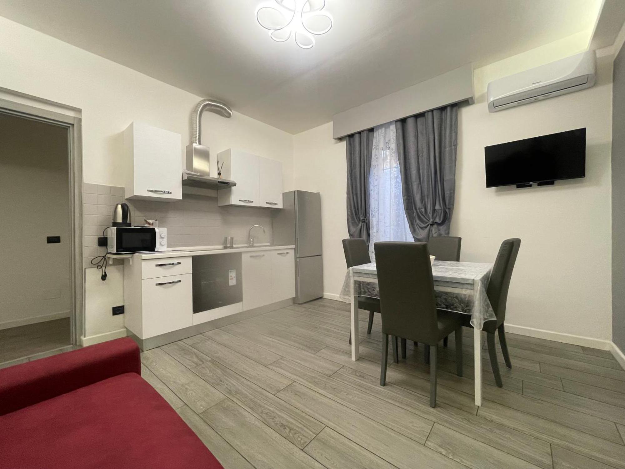 Apartment Bellavita House 2br With Private Parking In