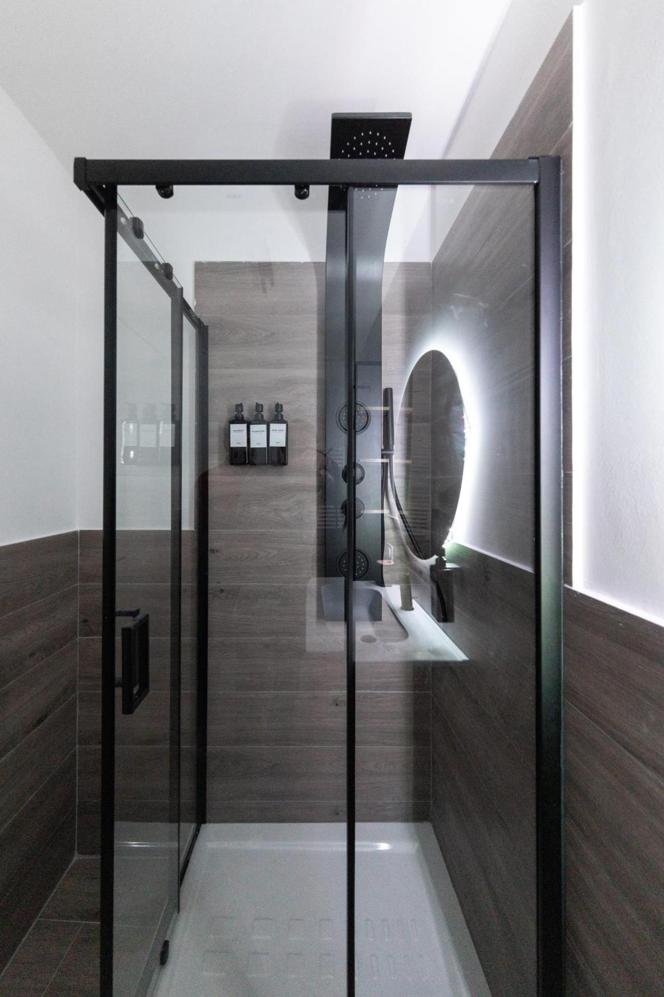Urban Chic Luxury Apartment *