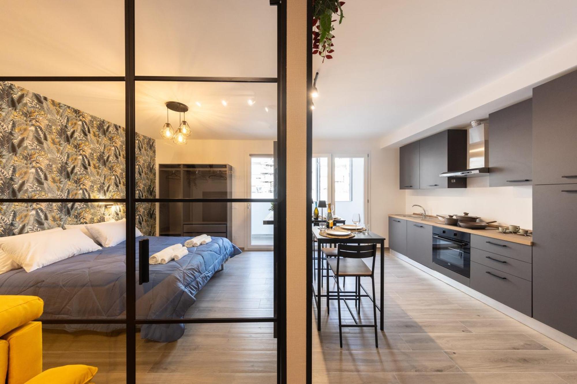 Urban Chic Luxury Apartment *