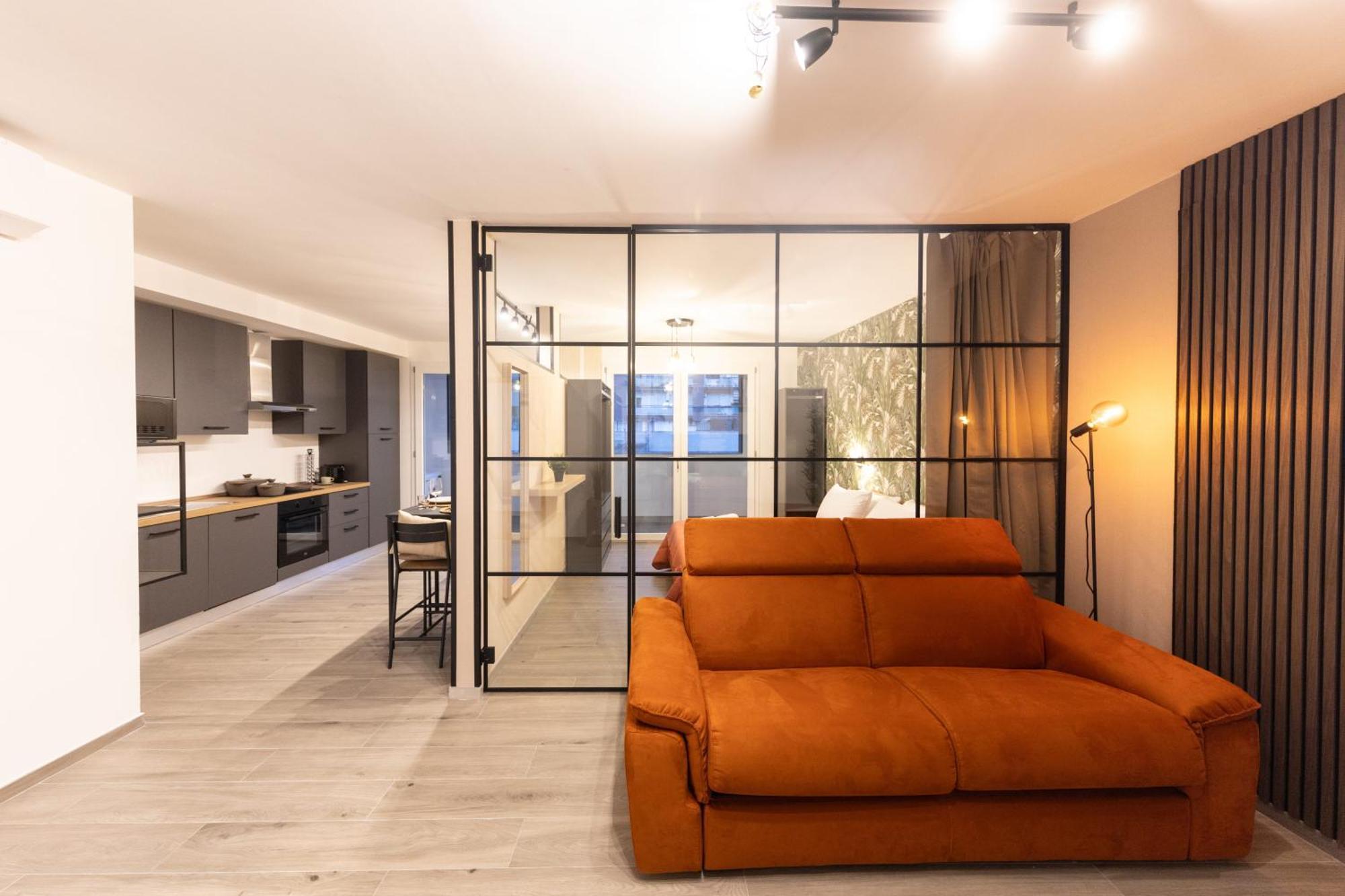 Urban Chic Luxury Apartment *
