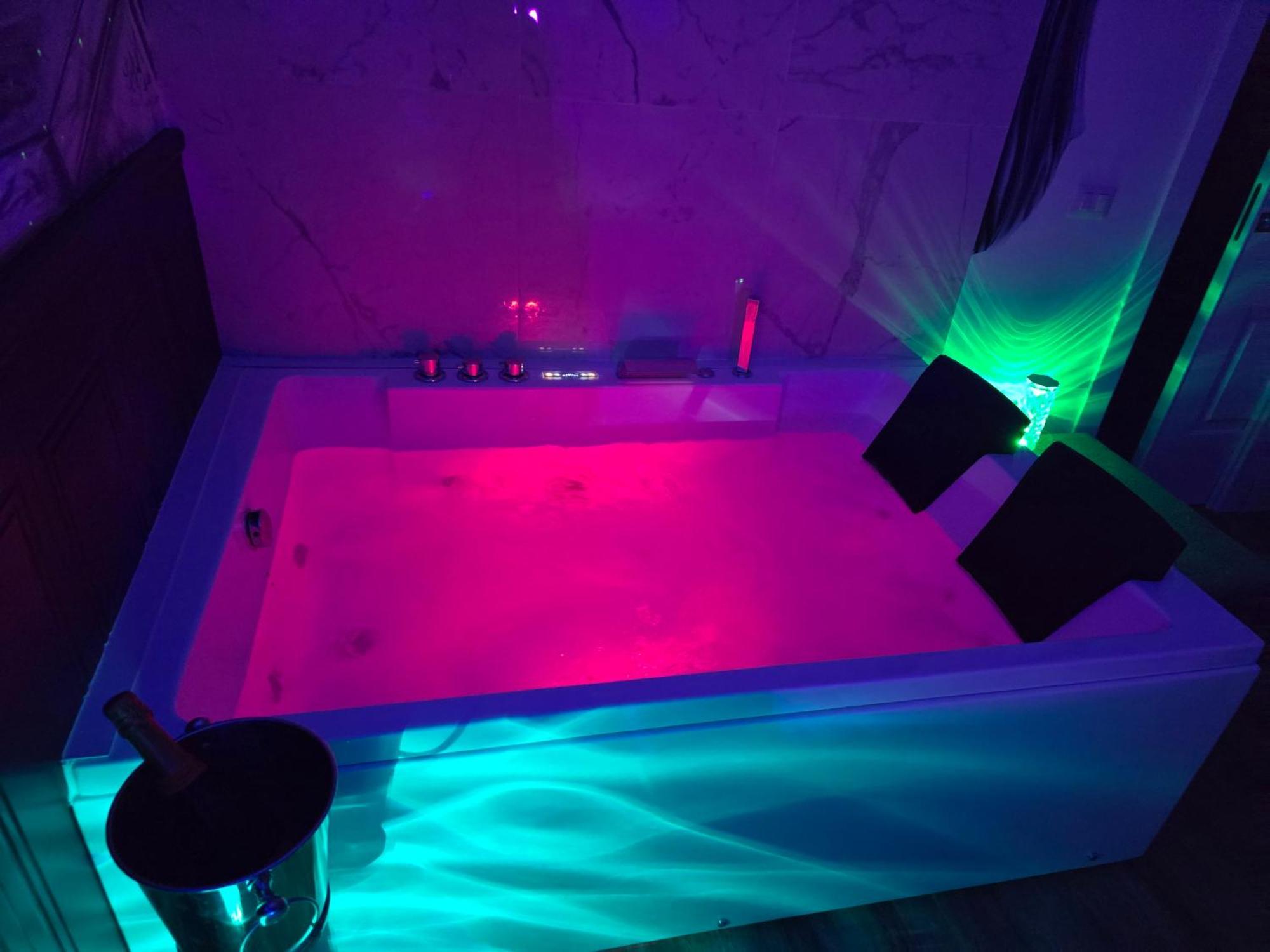 Mirror Jacuzzi Colosseo Monti Bed & Breakfast