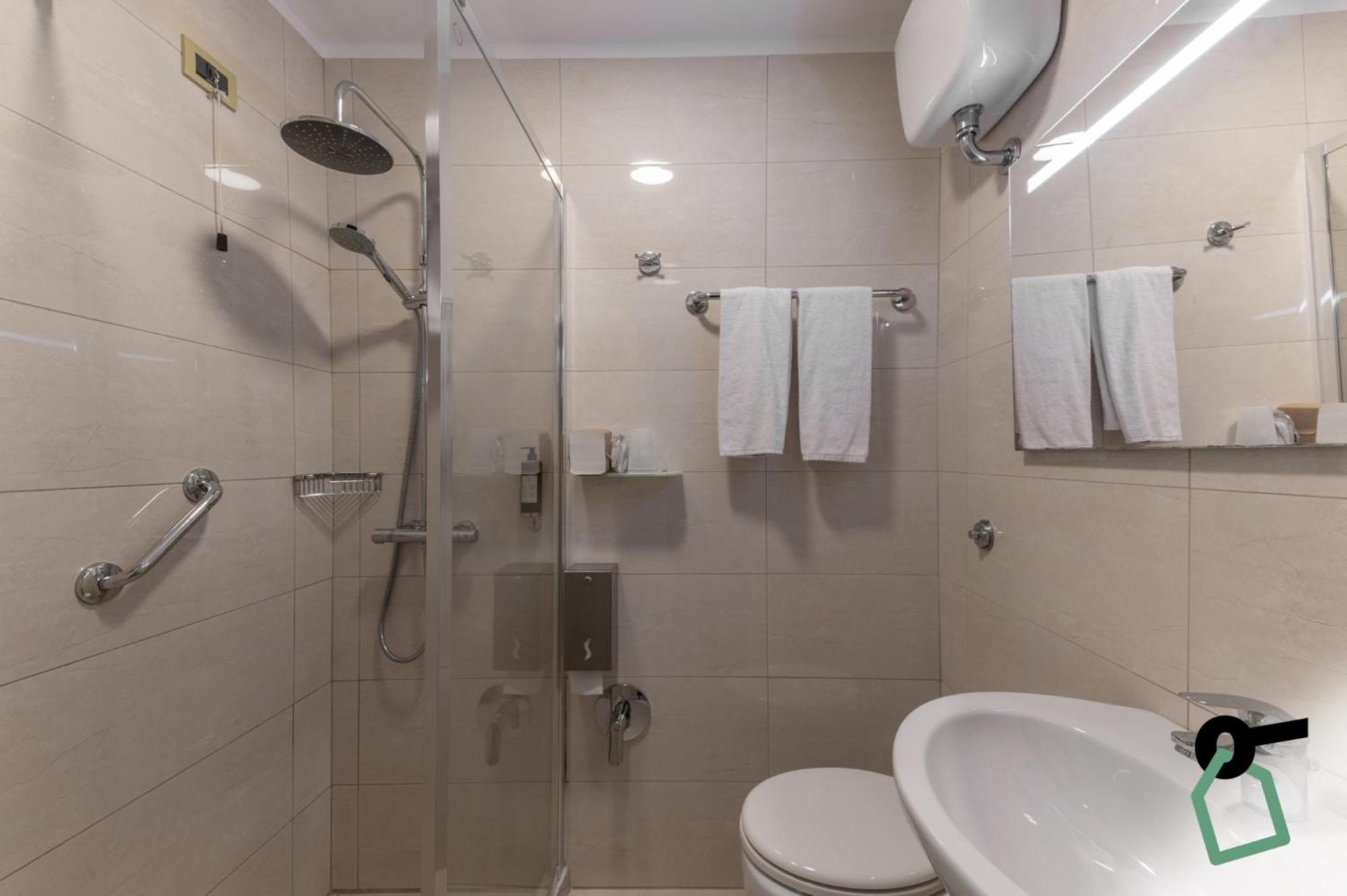 Hotel Hotiday Collection - Porta Pia 4*