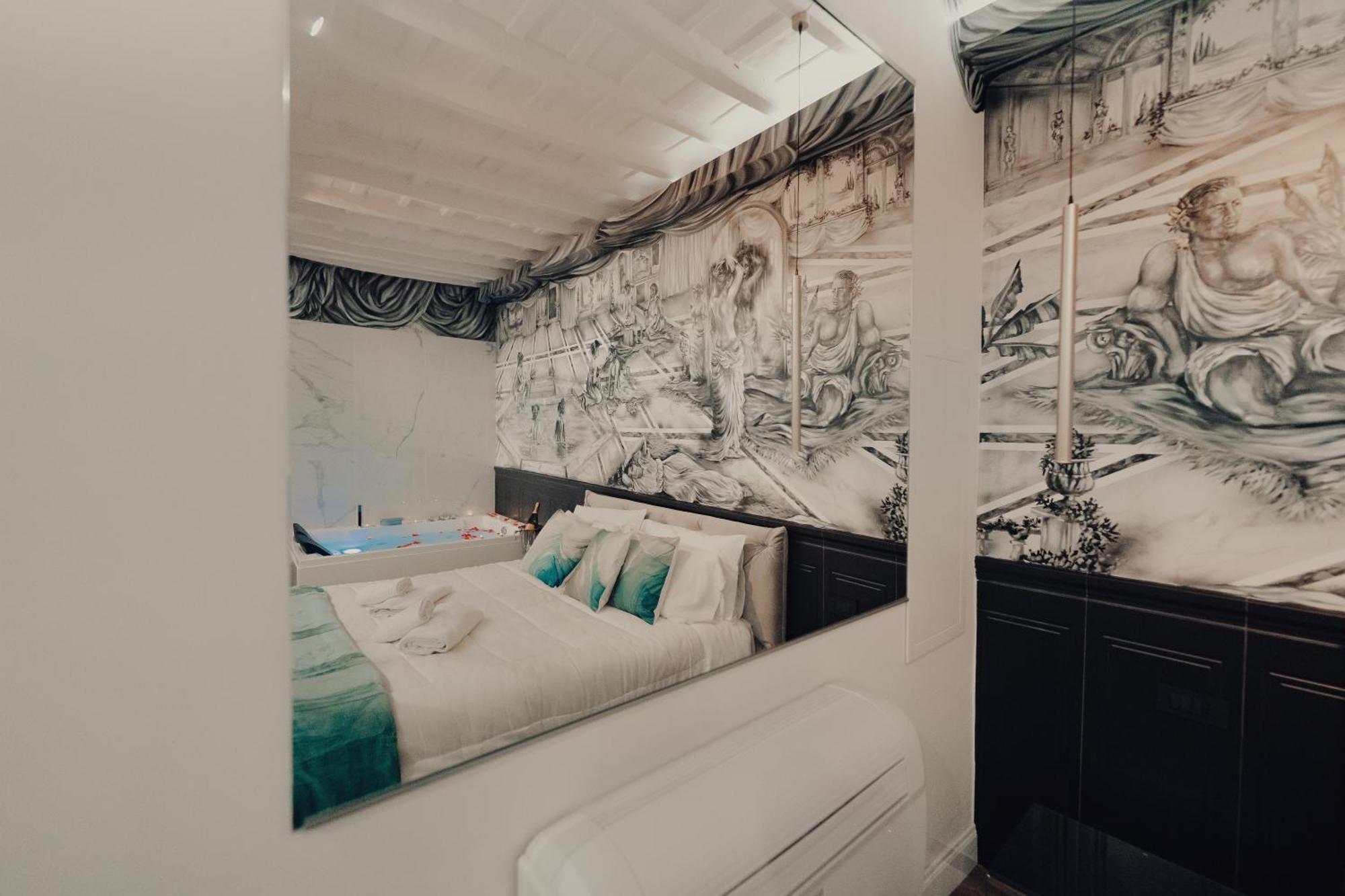 Mirror Jacuzzi Colosseo Monti Bed & Breakfast