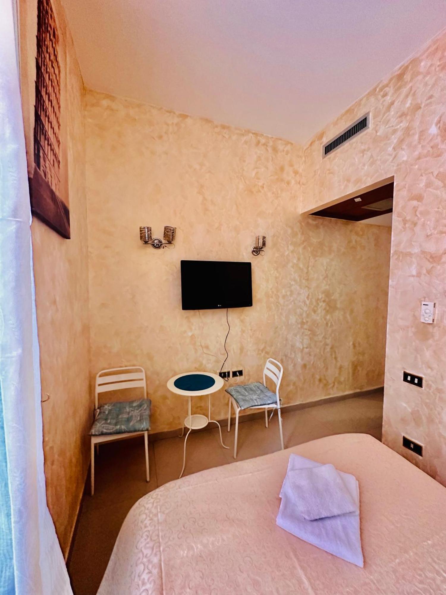 Affittacamere Max House 2 *