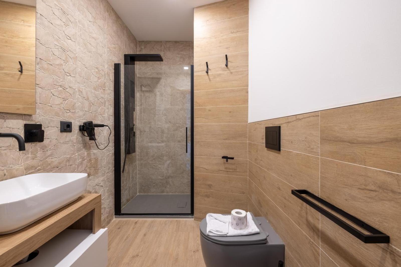 Guest house Croma - *