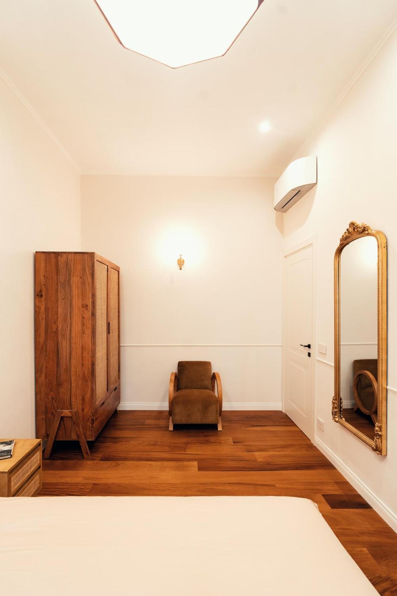 Vatican Chic Apartment *