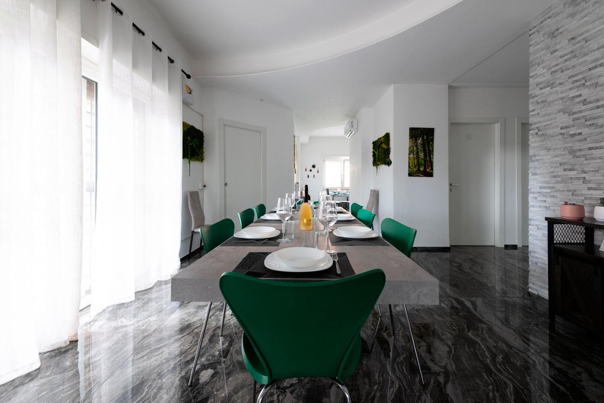 Big Crire At 724 * Rome