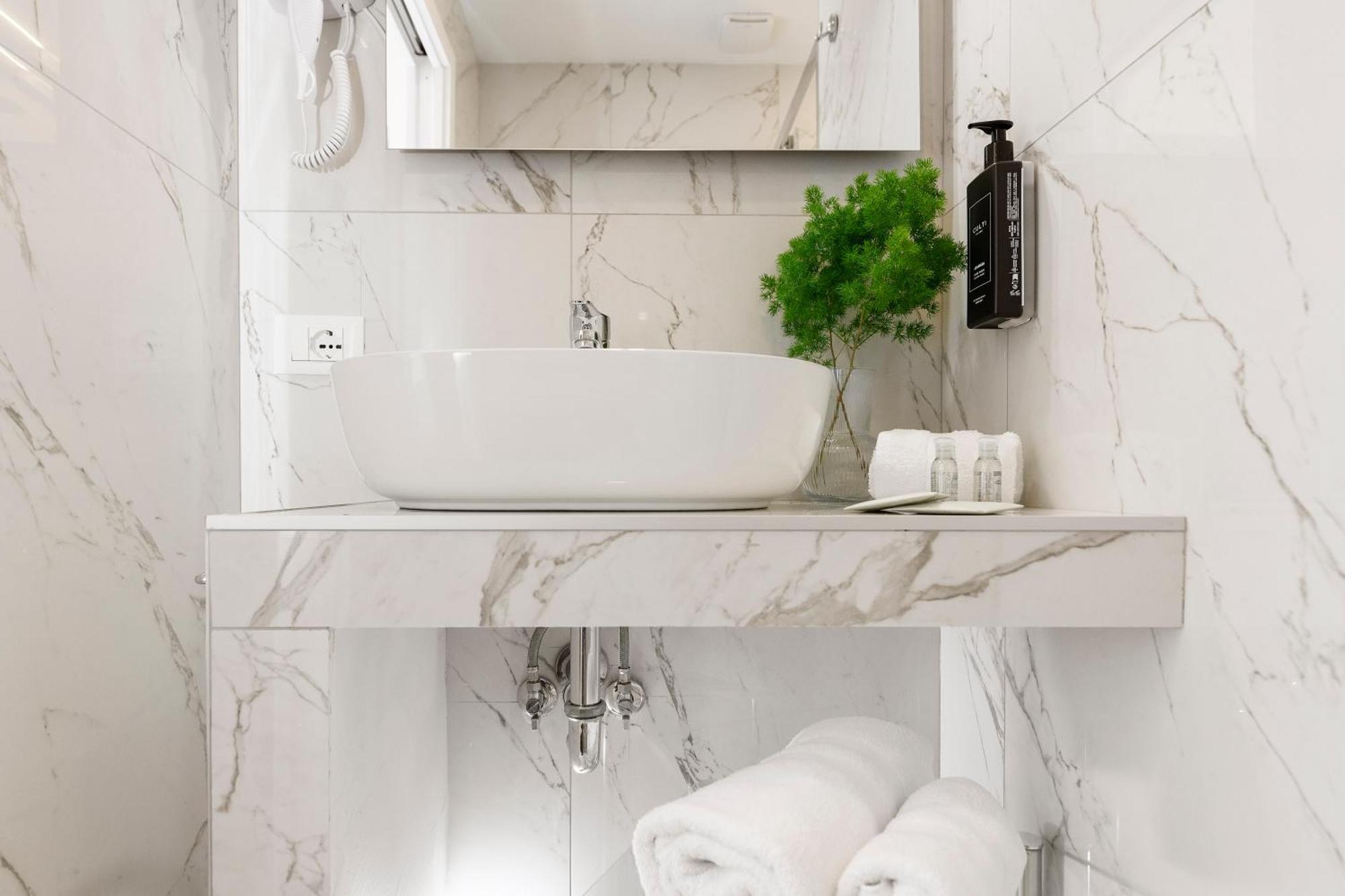 Tolu Relais Rome