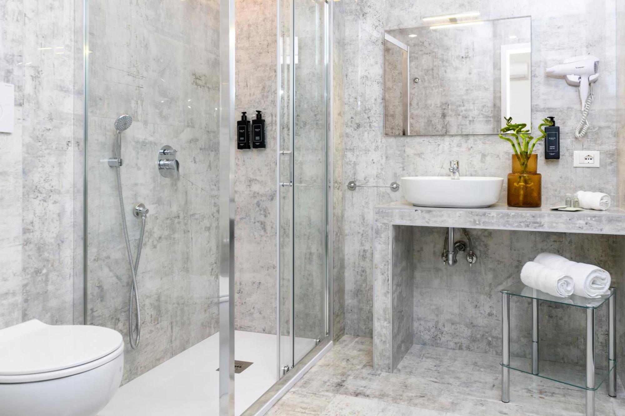Tolu Relais * Rome