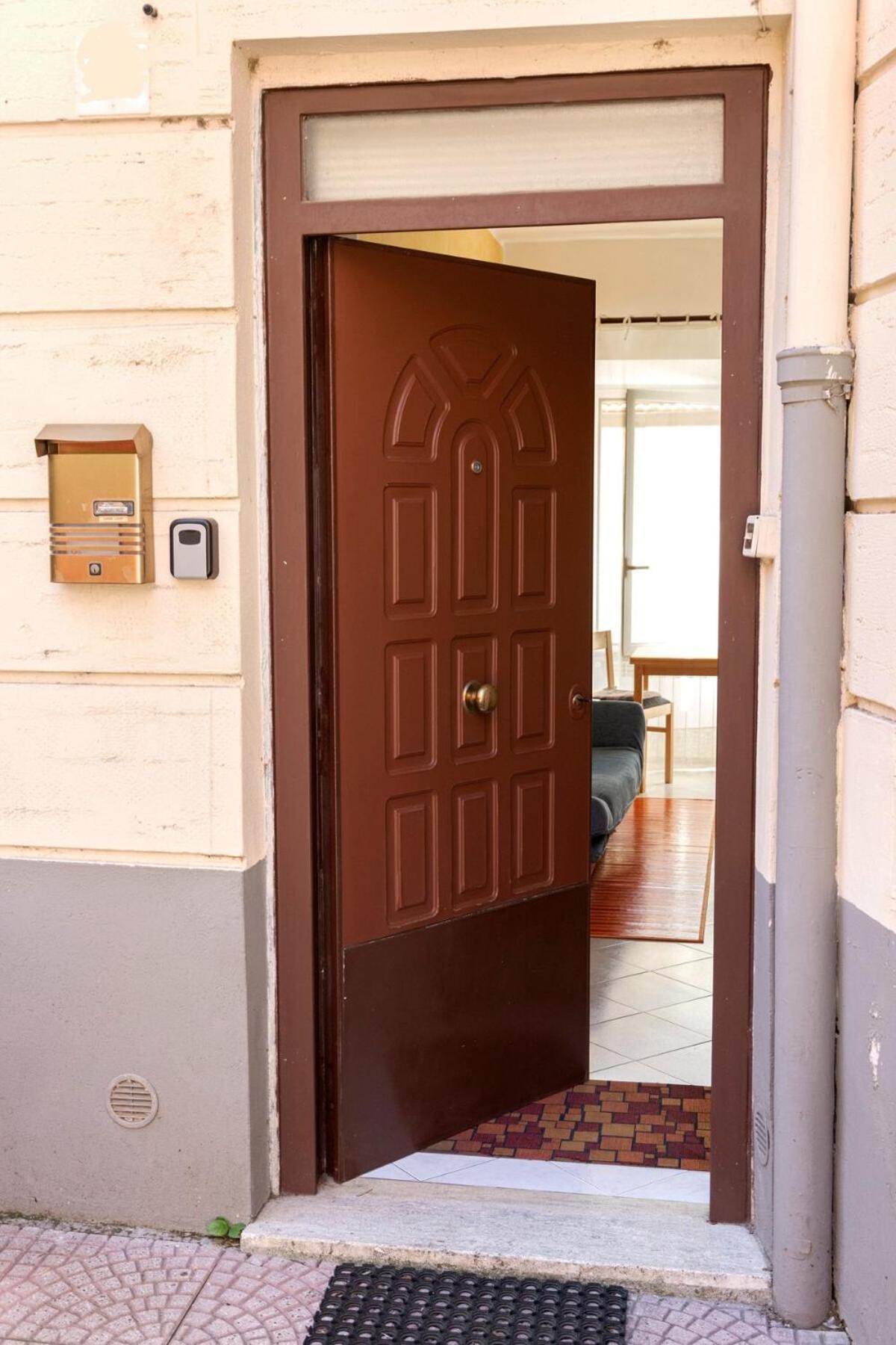 Apartment Bright And Cozy In Heart Of Ponte Milvio