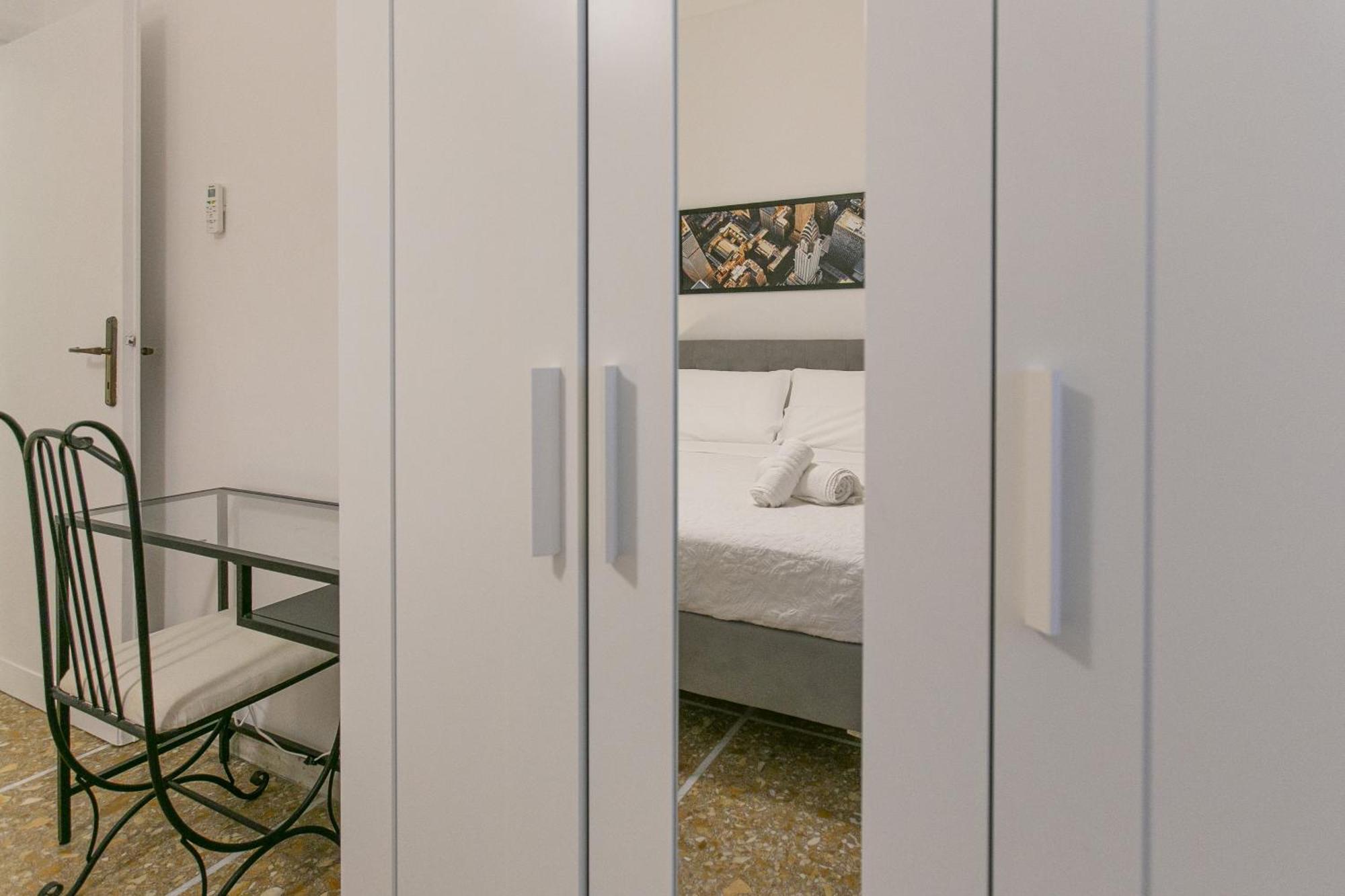 Modern 5 Minutes From Ponte Milvio Roma