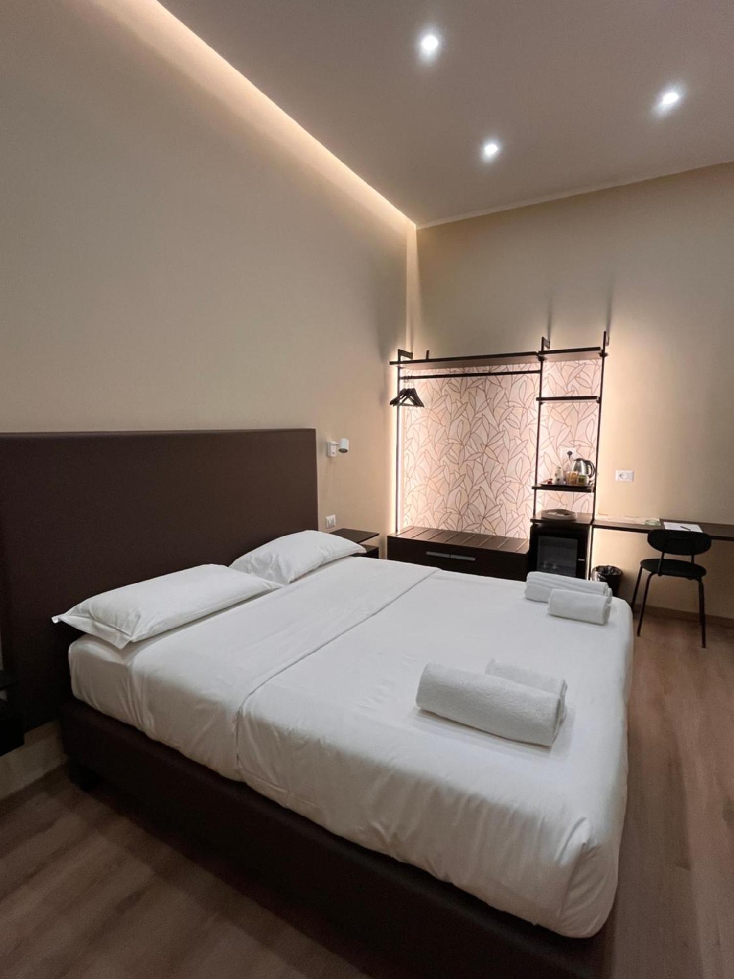 Colosseum Deluxe Guest house *