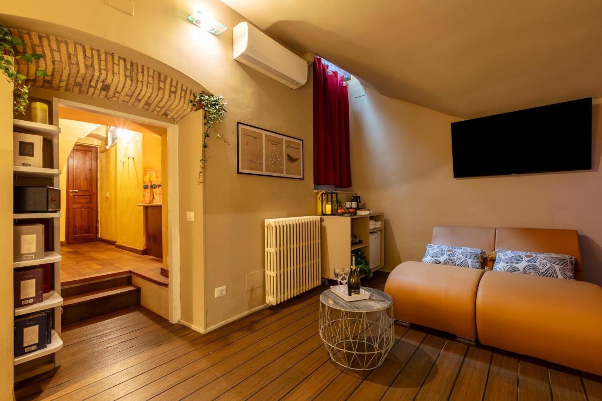 Romac Coronari With Gym, Sauna And Garden Apartment *