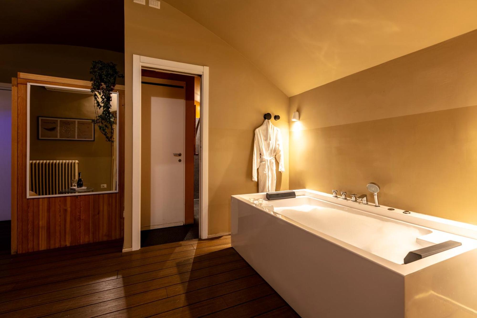 Apartment Romac Coronari With Gym, Sauna And Garden Rome