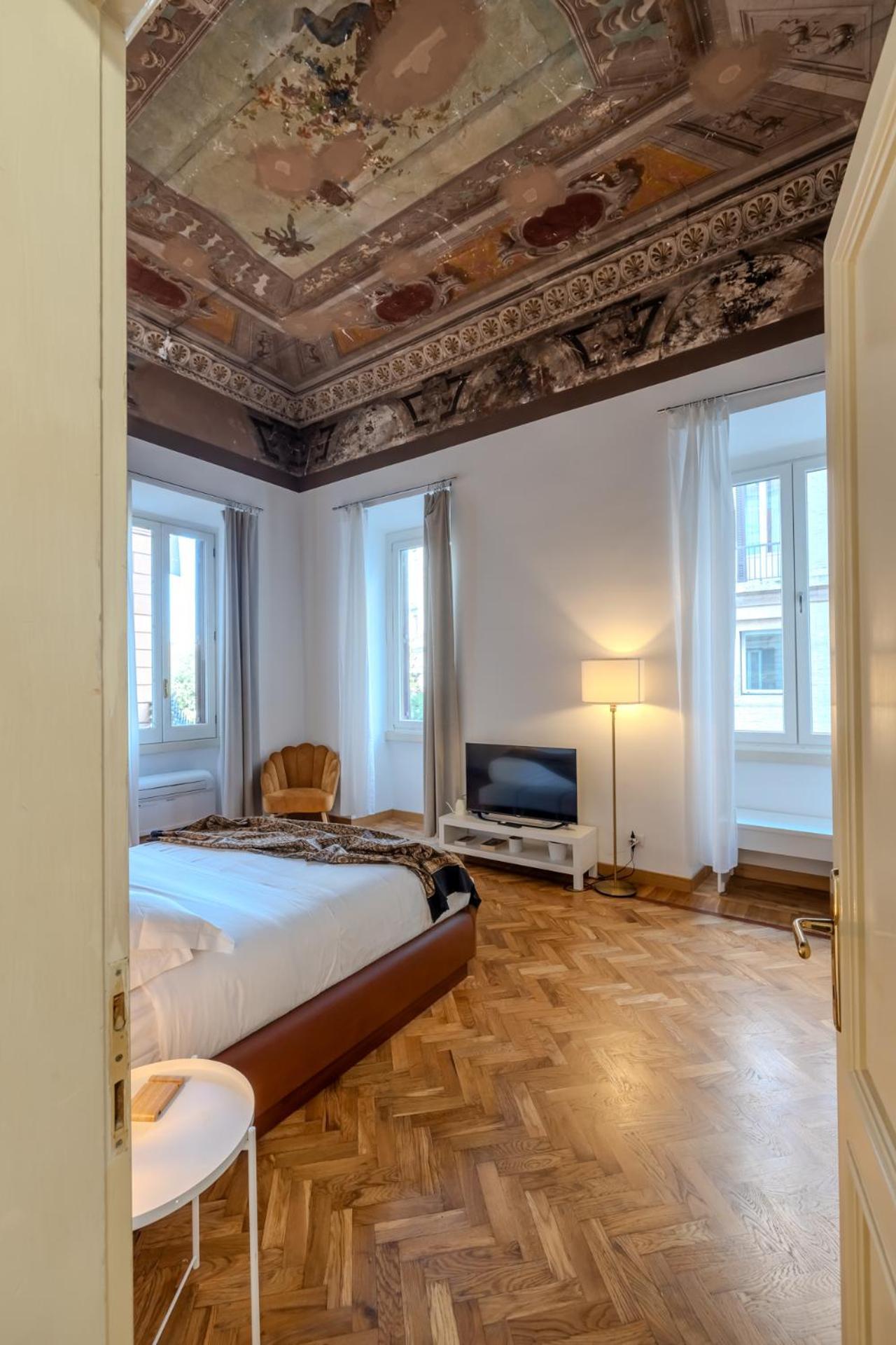 Apartment Storico In Zona Barberini