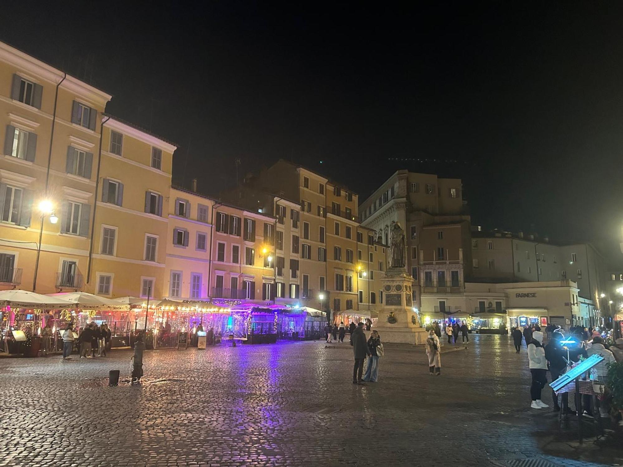 Domus Campo De Fiori Apartment