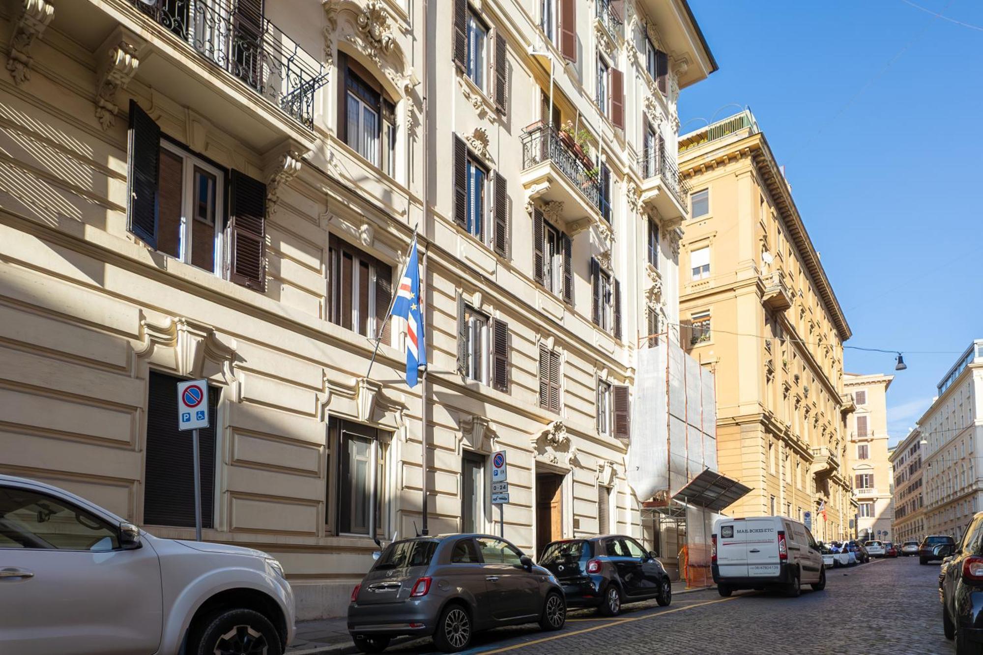C3 Class Apartment, 2 Da Letto, 2 Bagni, Giardino Distante 15 Minuti A Piedi Da Fontana Di Trevi