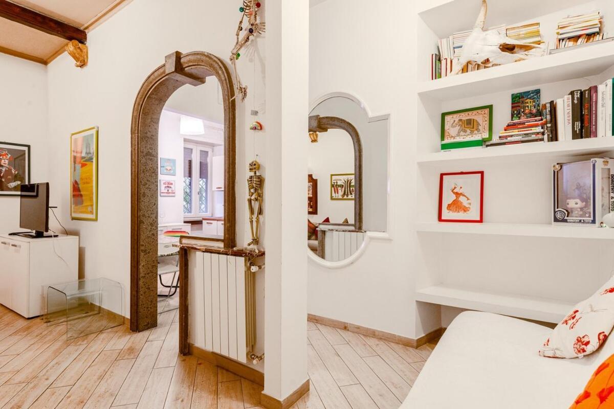Apartment Artistic Colorful Vatican Museums